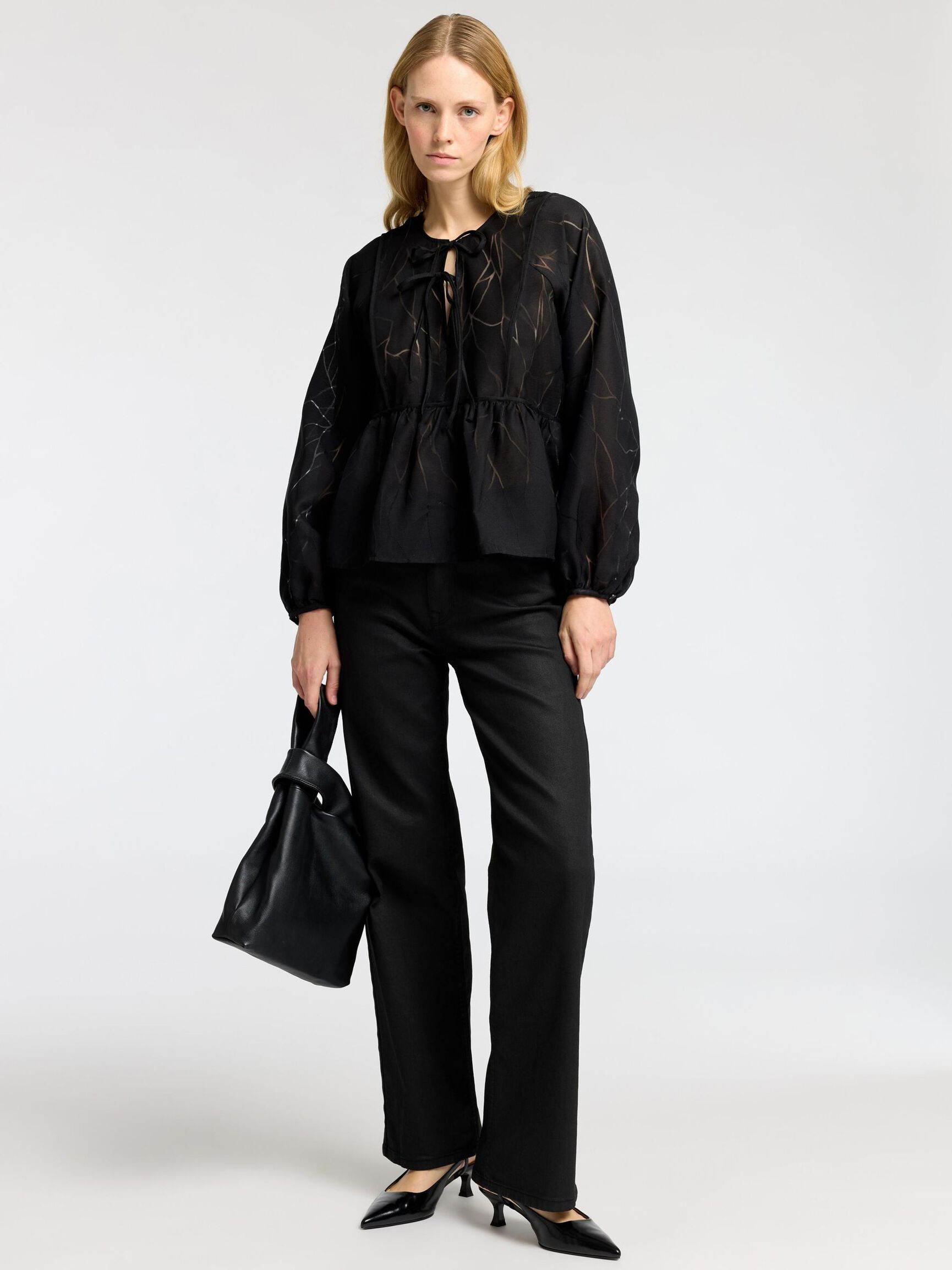 KNYTING FORAN LANGERMET BLUSE, Black, highres