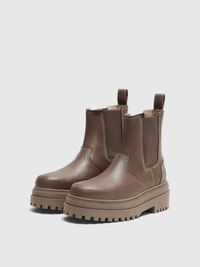 CHUNKY LEATHER CHELSEA BOOTS, Almondine, highres