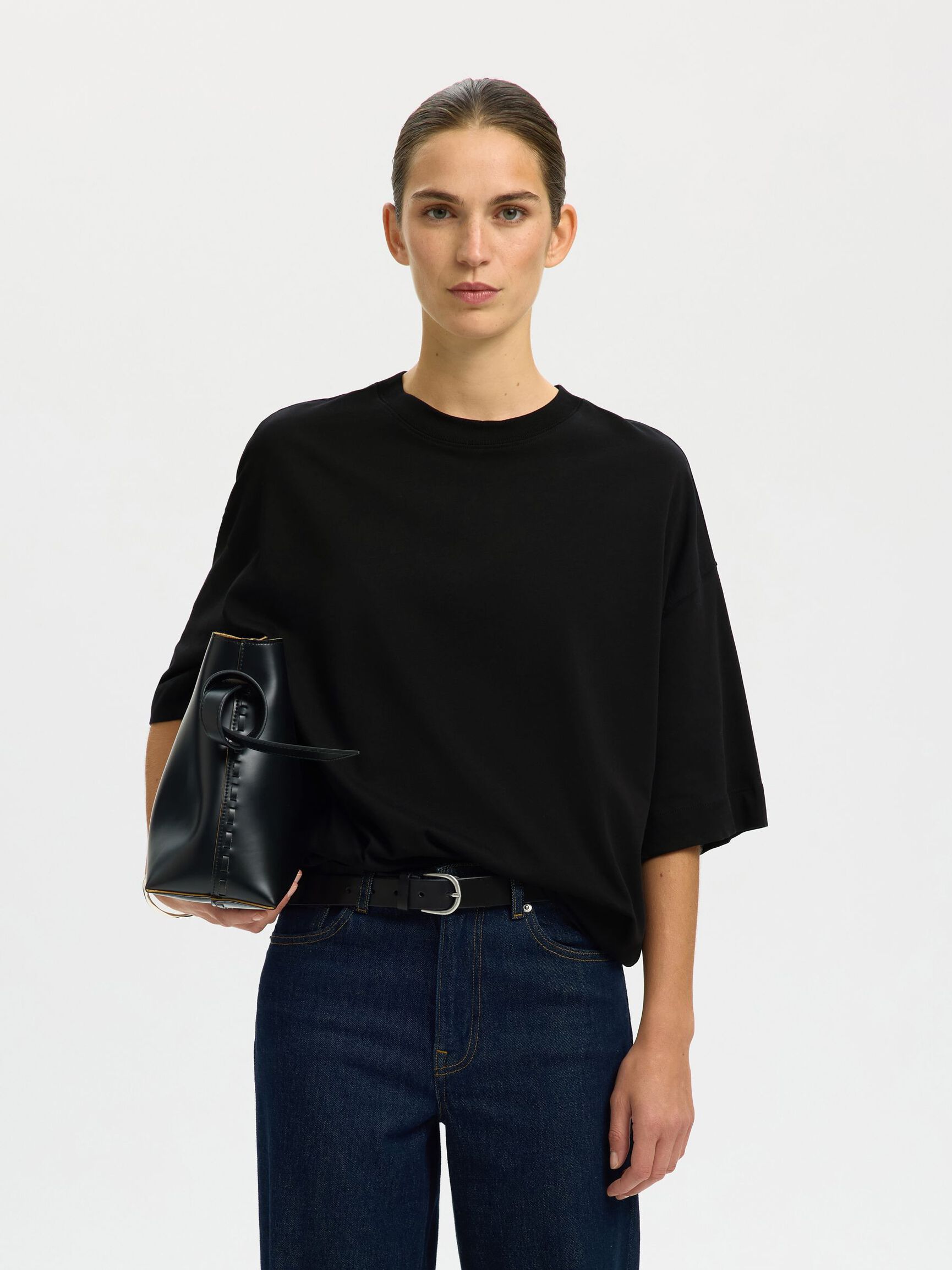 ESSENTIAL OVERSIZED T-SHIRT, Black, highres