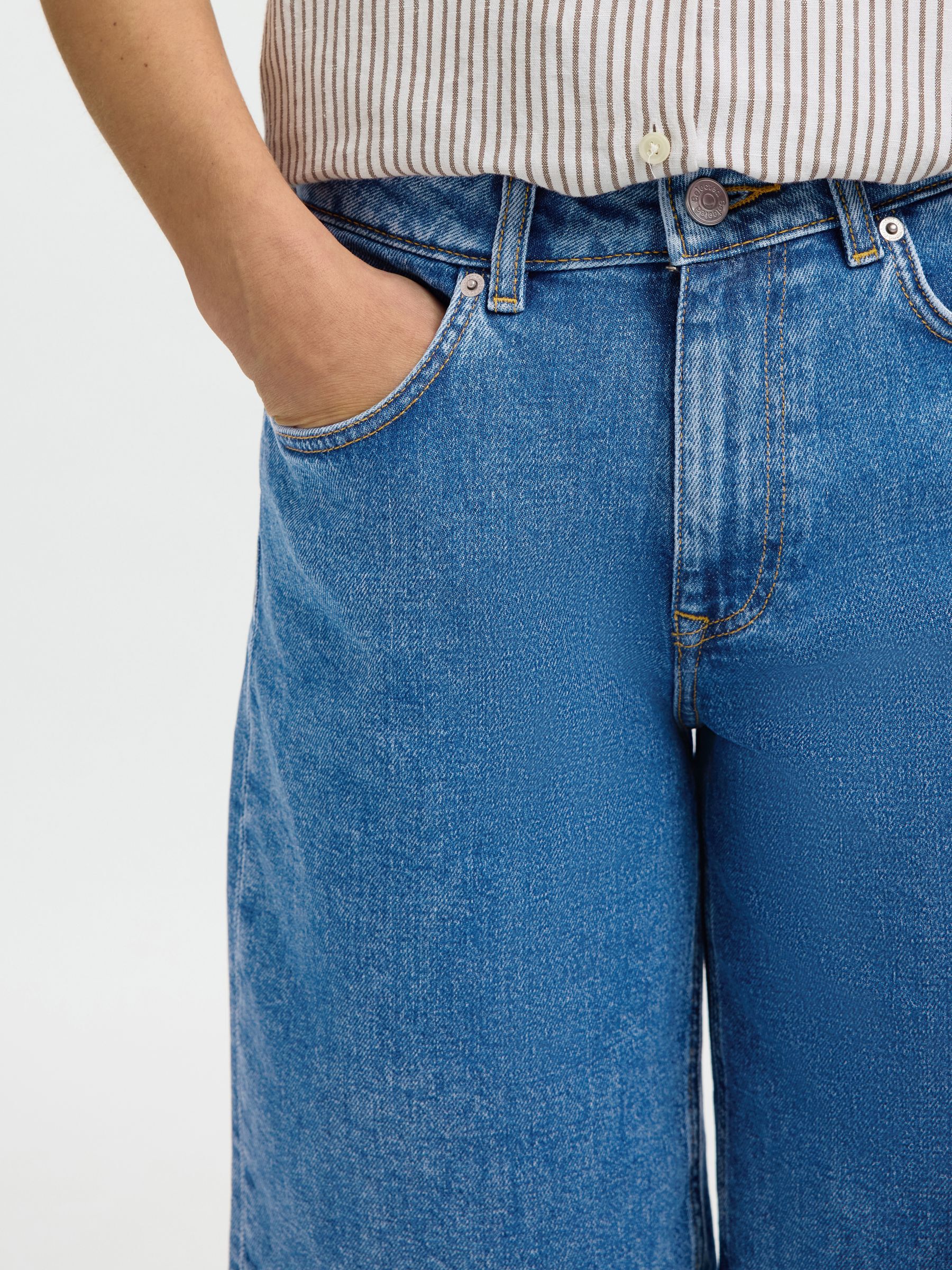 MID WASH DENIM SHORTS, Medium Blue Denim, highres