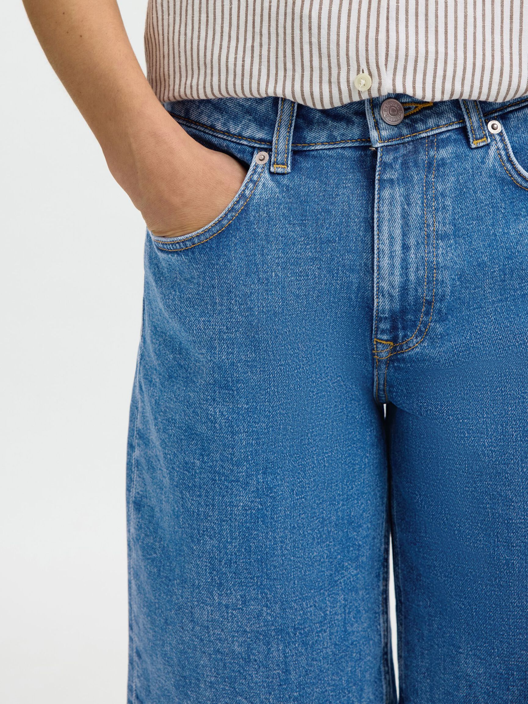MID WASH DENIM SHORTS, Medium Blue Denim, highres