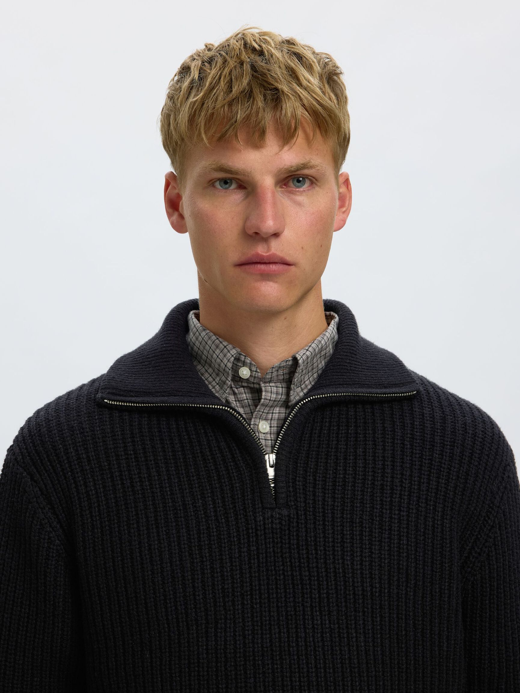 WOOL BLEND HALF-ZIP JUMPER, Black, highres