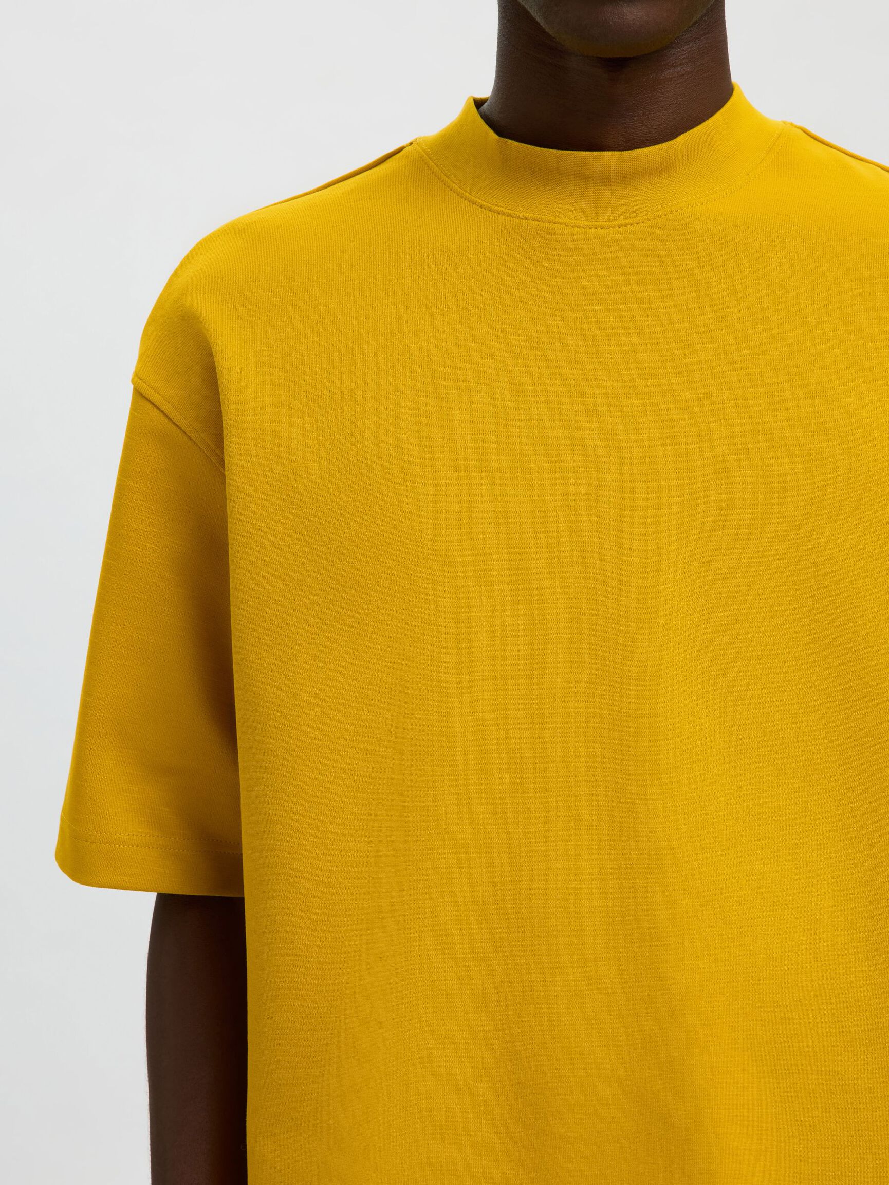 T-SHIRT, Gold Flake, highres