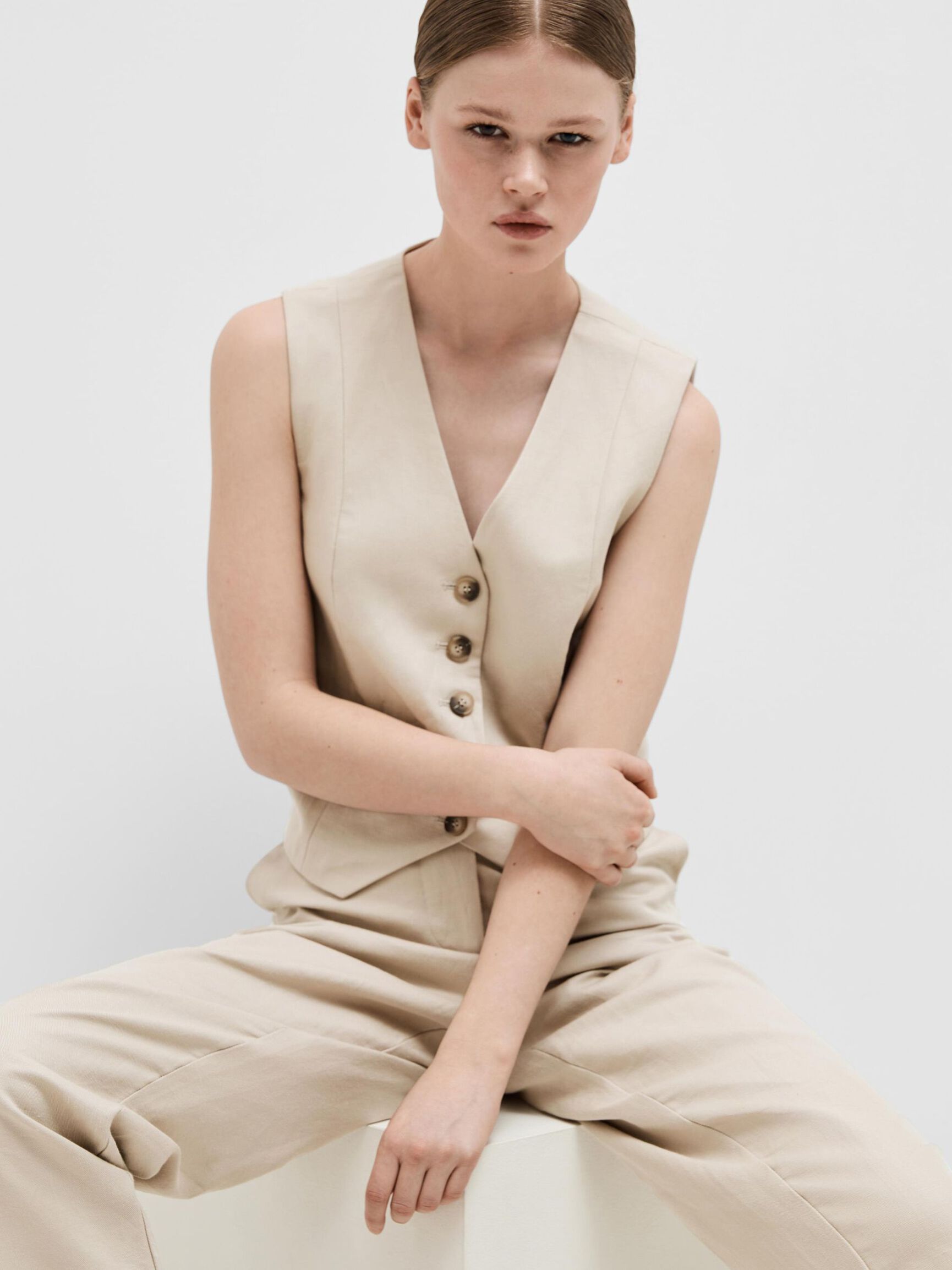 TAILORED LINEN BLEND WAISTCOAT, Humus, highres
