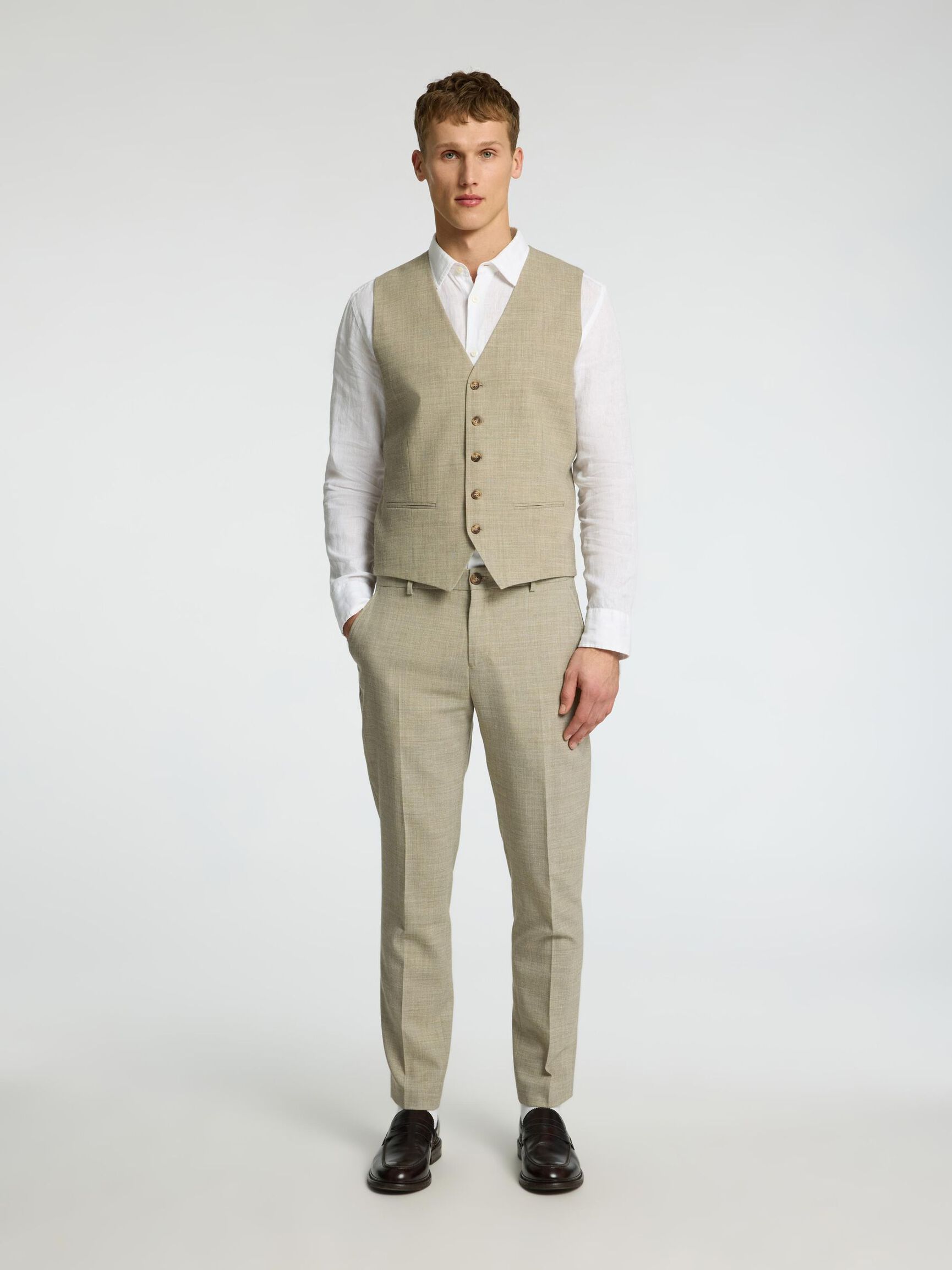 SLIM FIT  WAISTCOAT, Sand, highres