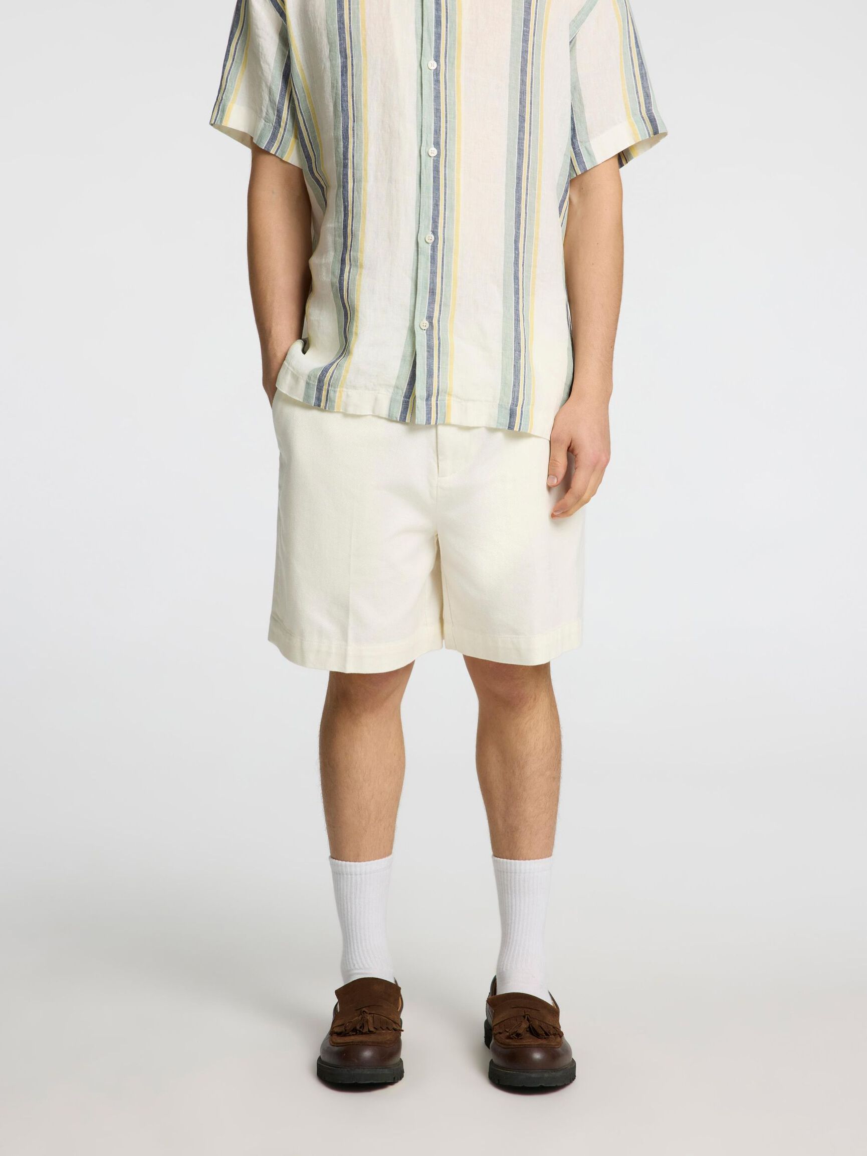 LOOSE FIT  CHINO SHORTS, Egret, highres