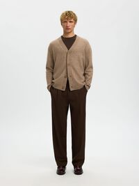 RELAXED FIT STRICKJACKE, Walnut, highres