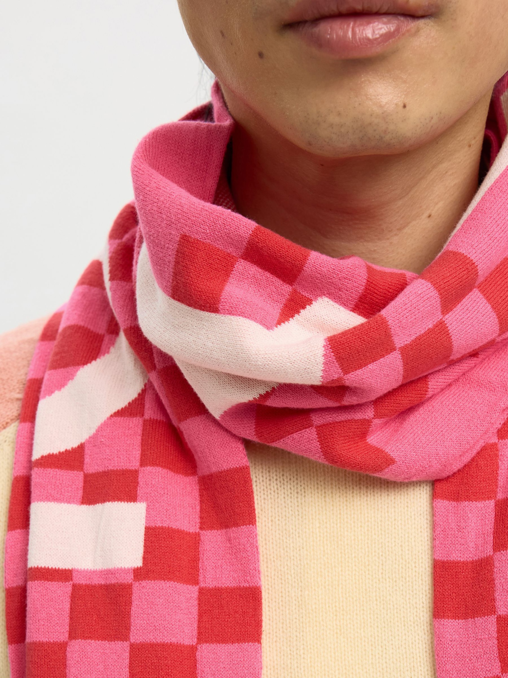 PRINTED SCARF, Poinsettia, highres