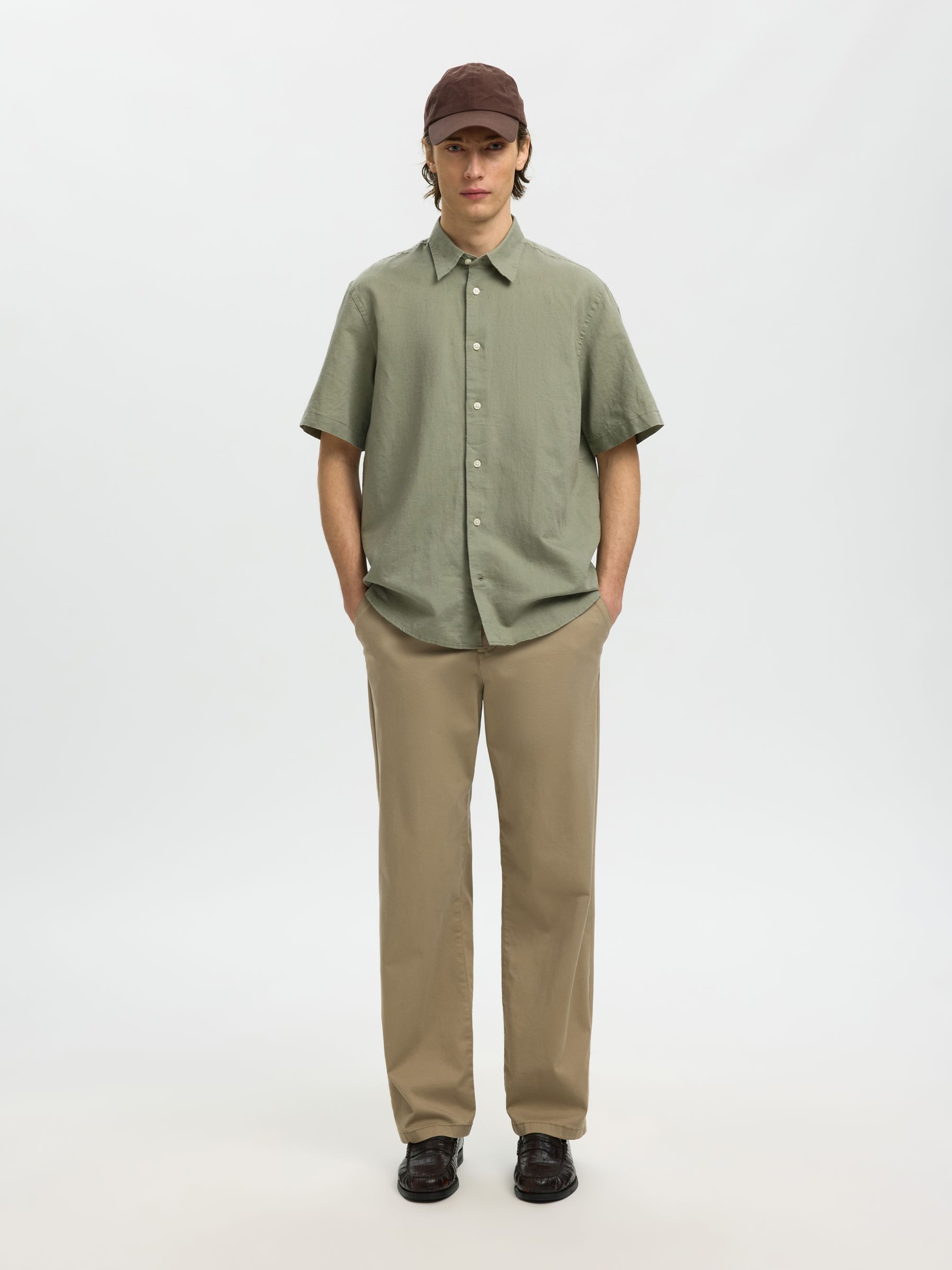 REGULAR FIT SKJORTE I LINBLANDING, Vetiver, highres