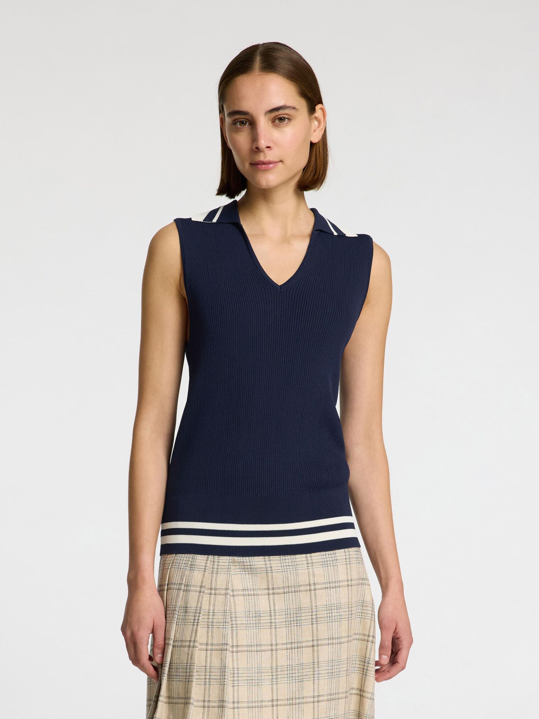 V-RINGNING ÄRMLÖS TOPP, Outer Space, highres