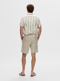 Selected LINNENMIX REGULAR FIT SHORTS, Pure Cashmere, highres - 16092722_PureCashmere_004.jpg