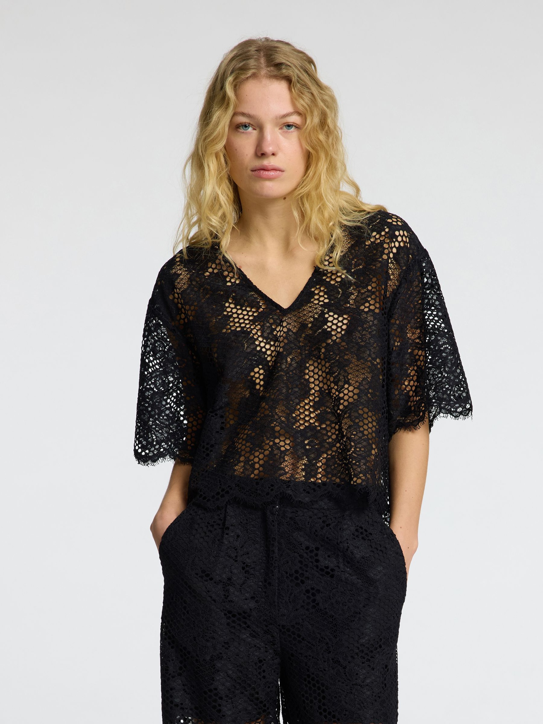 LACE CROPPED TOP, Black, highres