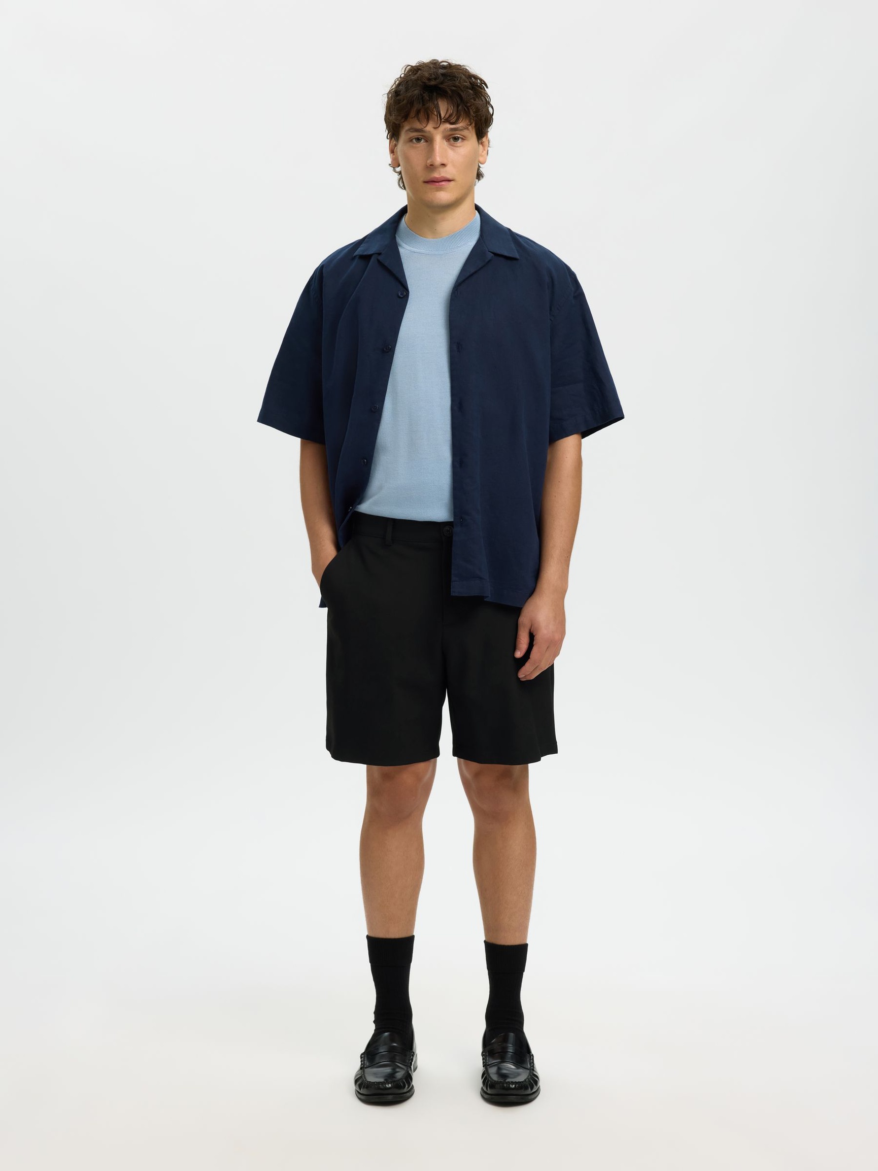 REGULAR FIT CHINO SHORTS, Black, highres