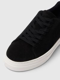 CHUNKY SUÈDE SNEAKERS, Black, highres