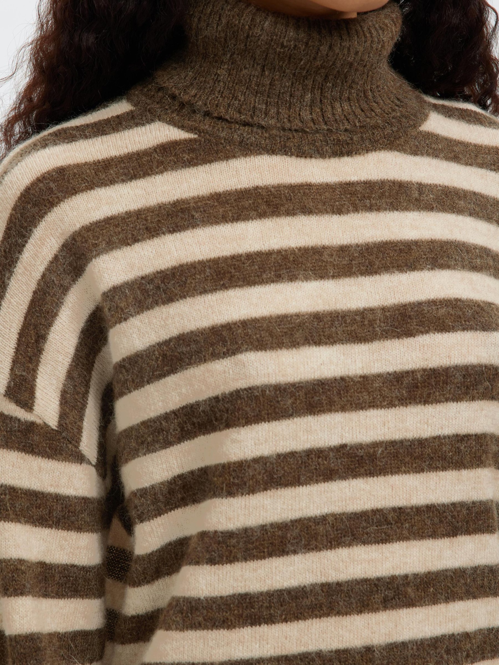 WOOL BLEND TURTLENECK, Dachshund, highres