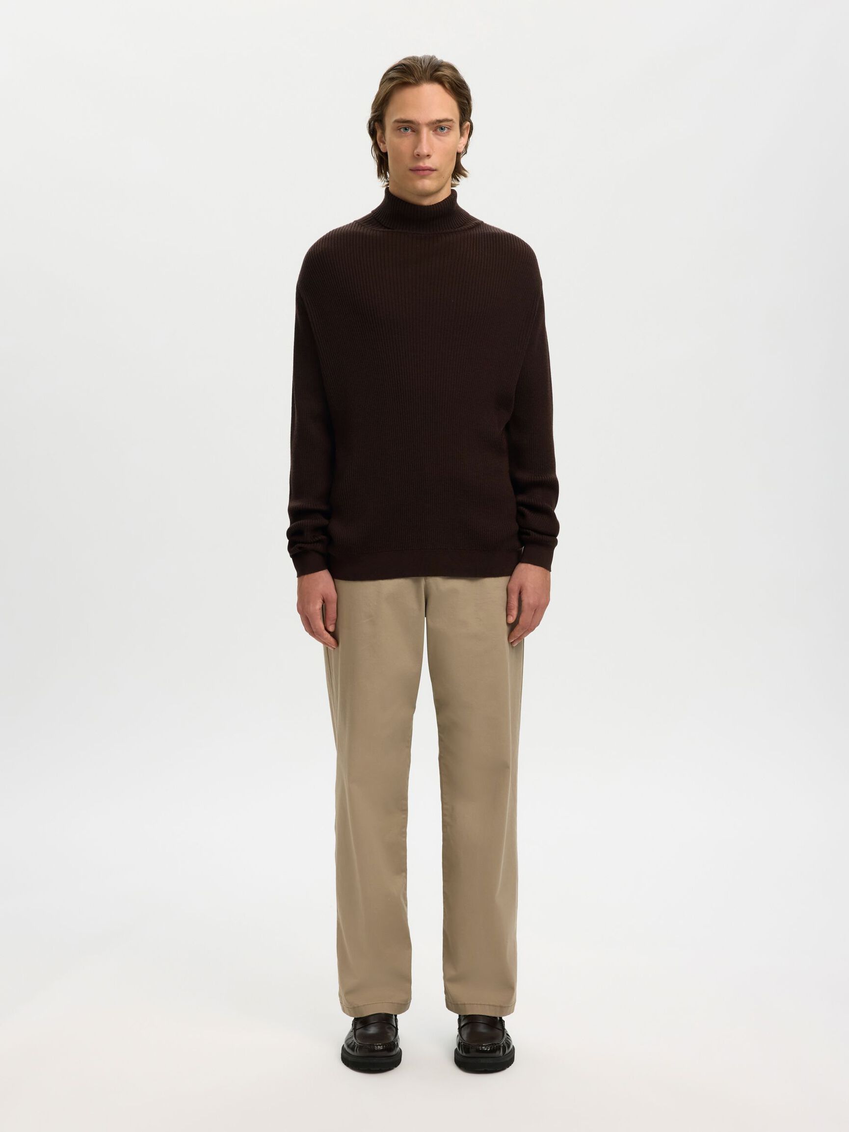 100% MERINO WOOL TURTLENECK, Chocolate Torte, highres
