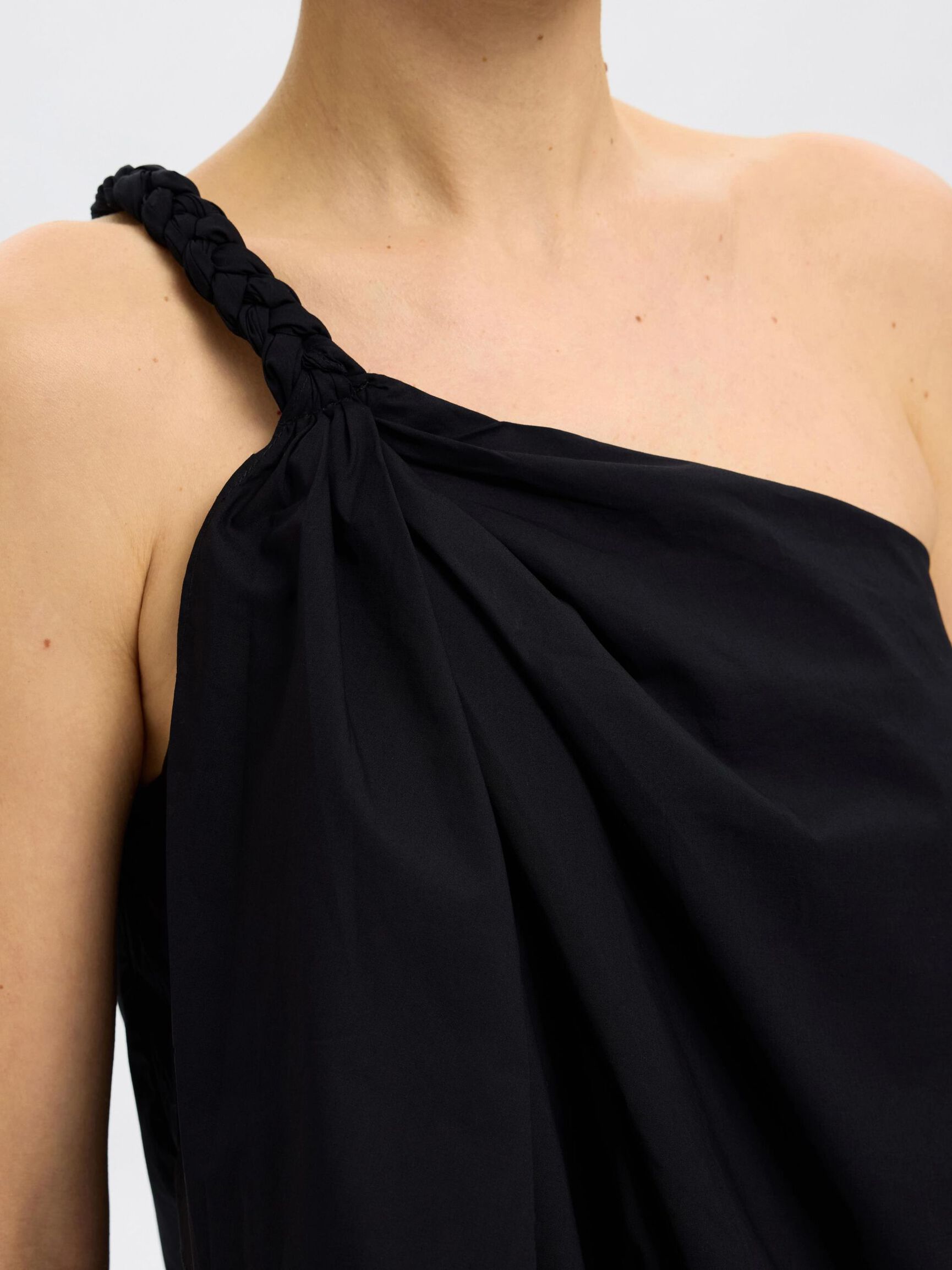 GEFLOCHTENES ONE-SHOULDER-TOP, Black, highres