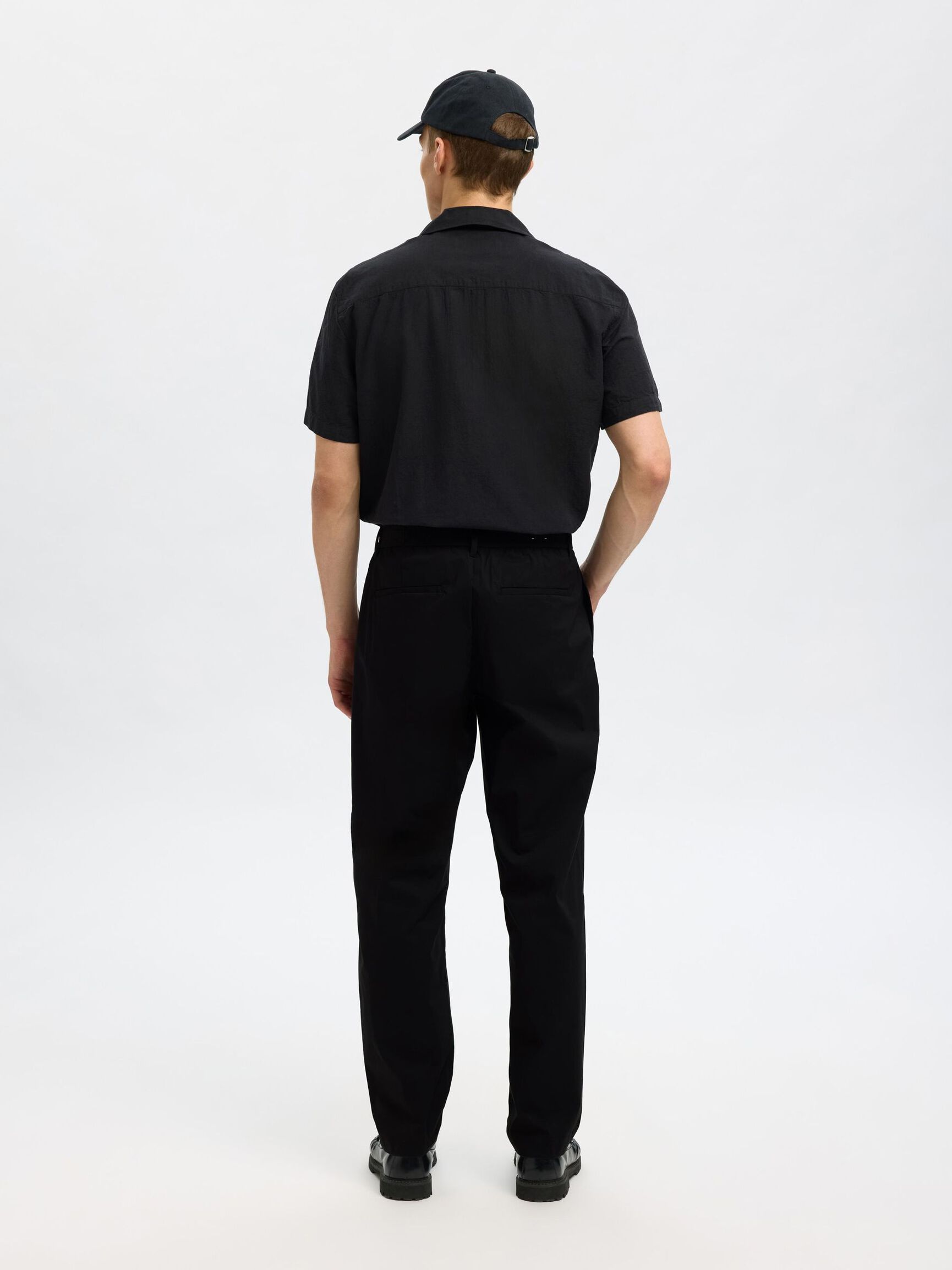 190 REGULAR FIT TAPERED TROUSERS, Black, highres