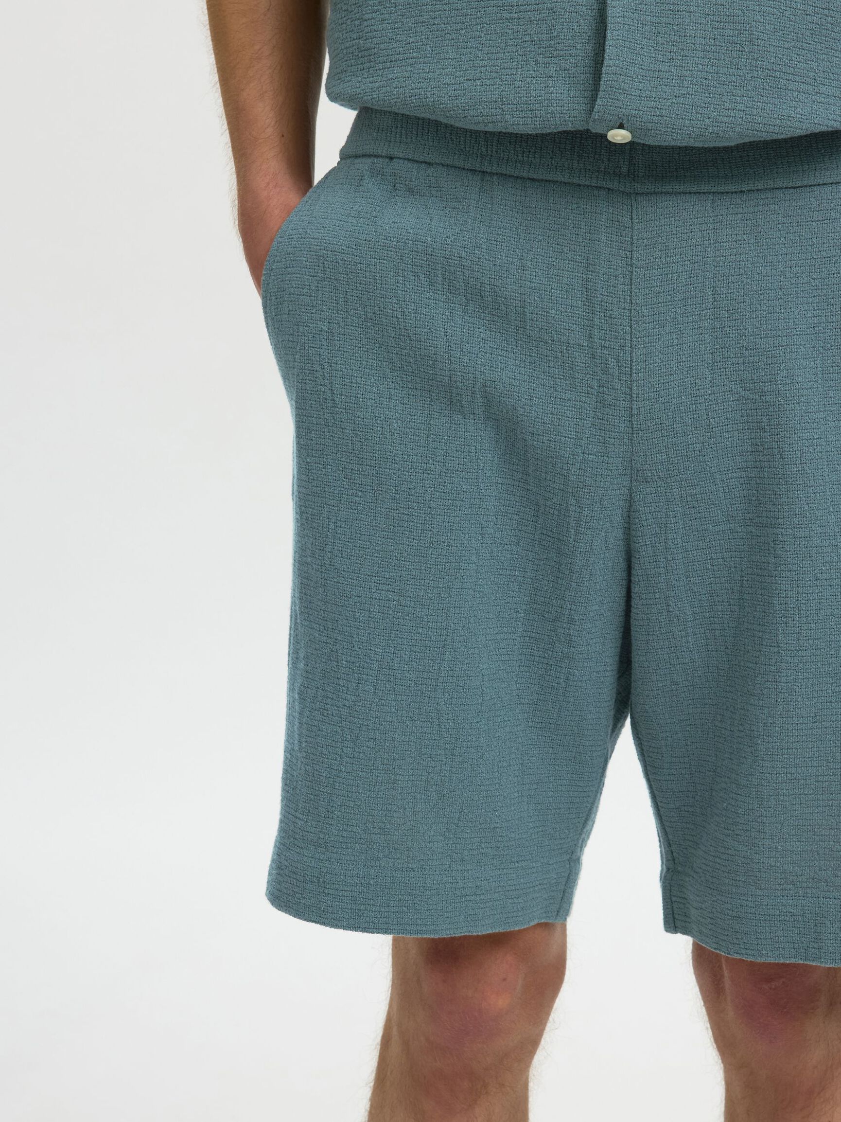 REGULAR FIT SHORTS, Balsam Green, highres