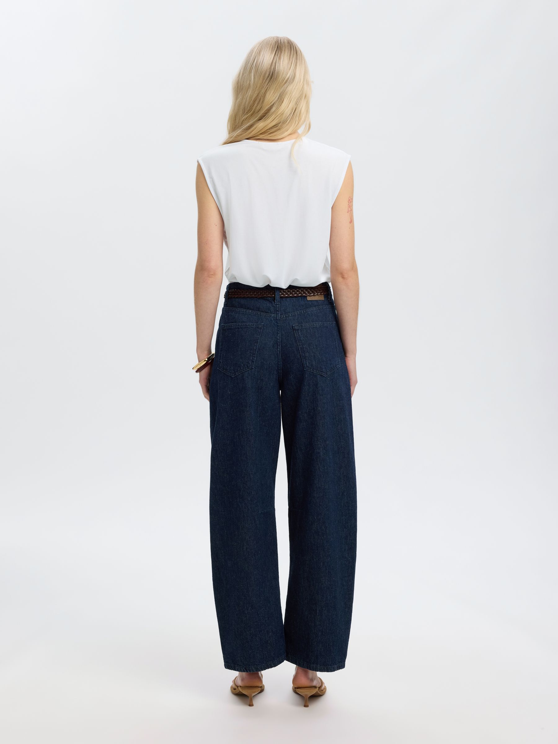 SLEEVELESS V-NECK TOP, Bright White, highres