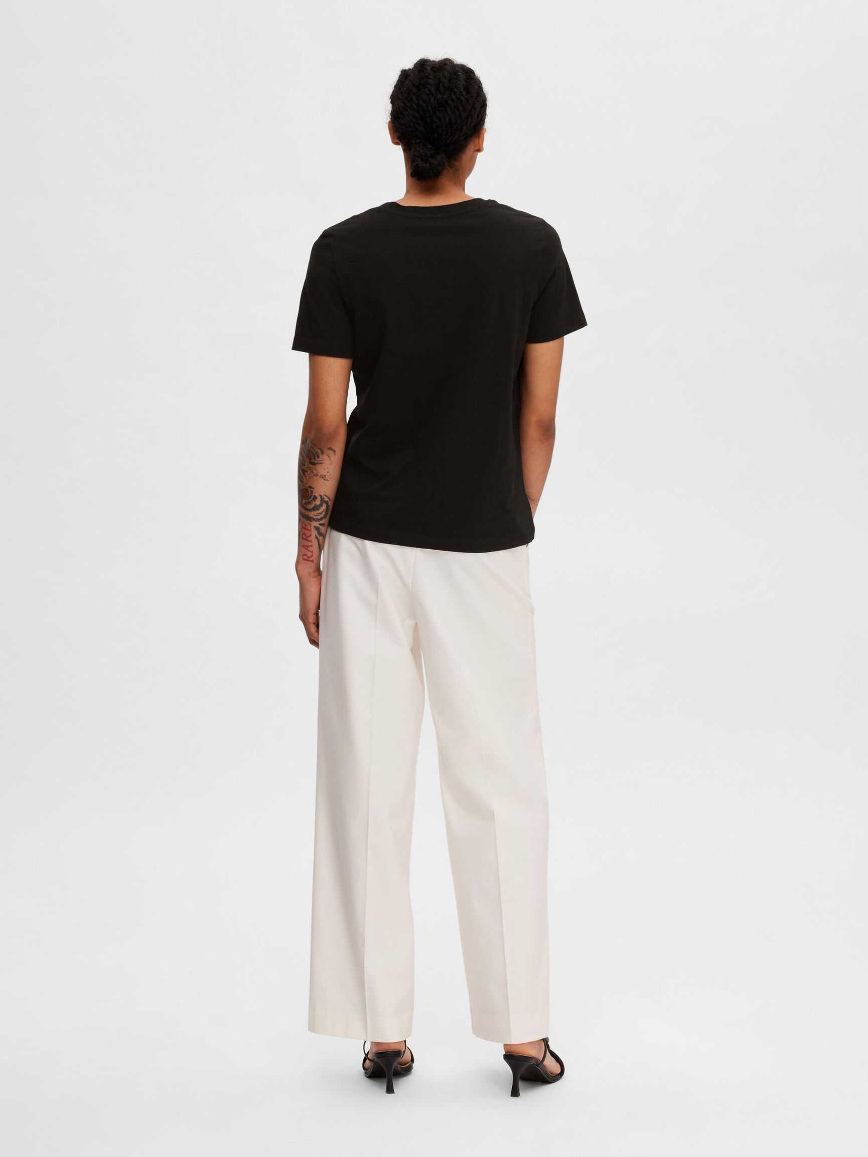 CLASSIC V-NECK T-SHIRT, Black, highres