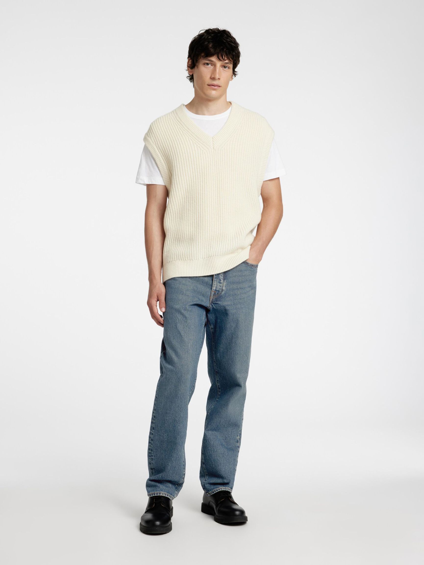 LIGHT WASH REGULAR TAPERED FIT JEANS, Blue Denim, highres