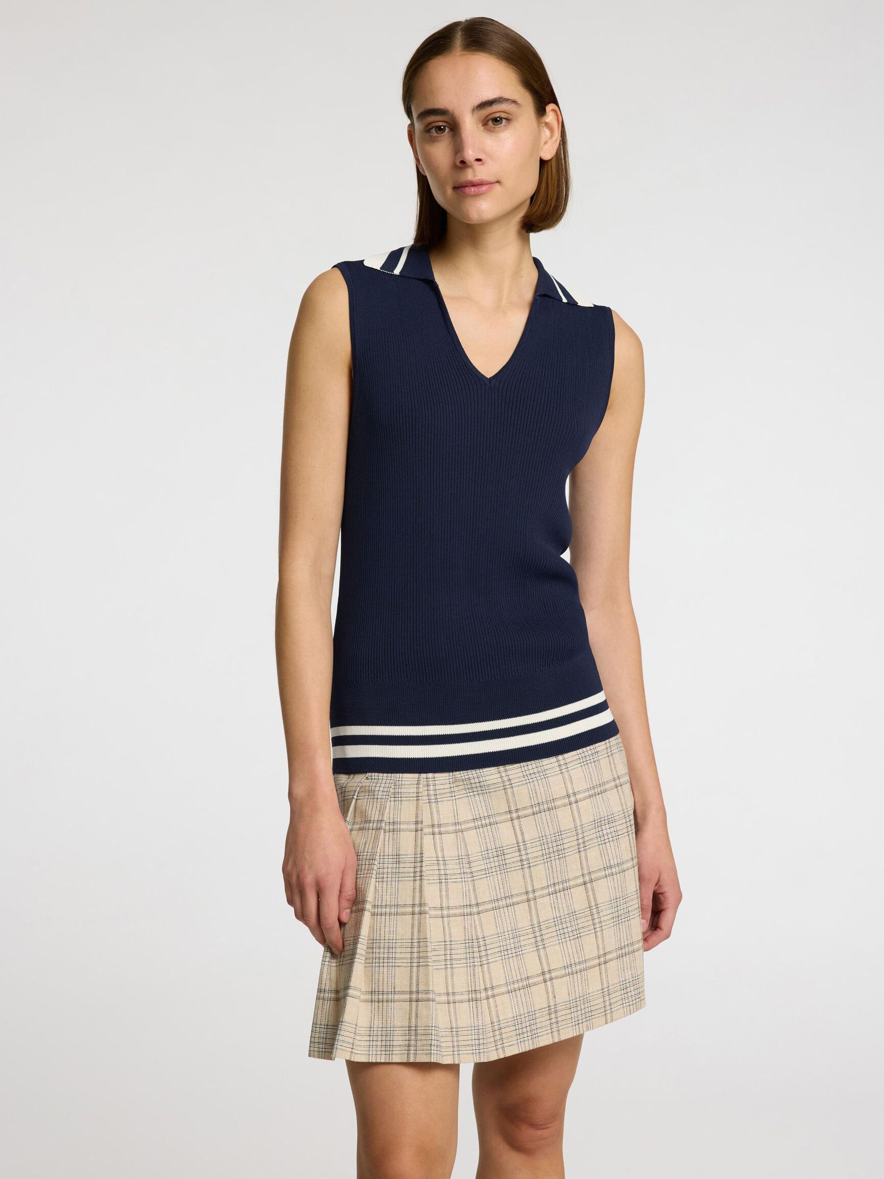 V-RINGNING ÄRMLÖS TOPP, Outer Space, highres