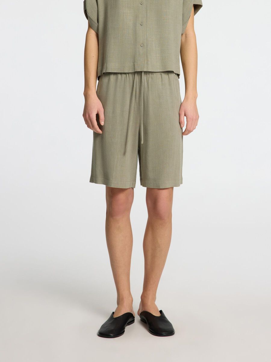 Selected VISCOSE BLEND SHORTS, Vetiver, highres - 16093932_Vetiver_003.jpg