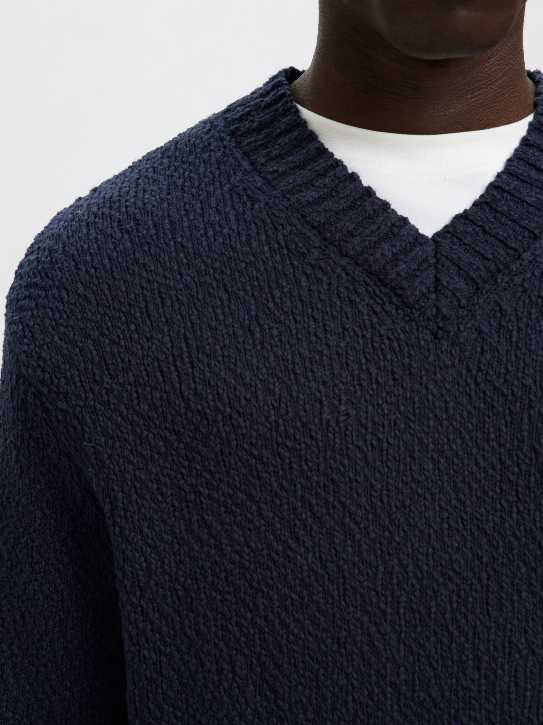 100% COTTON V-NECK JUMPER, Sky Captain, highres