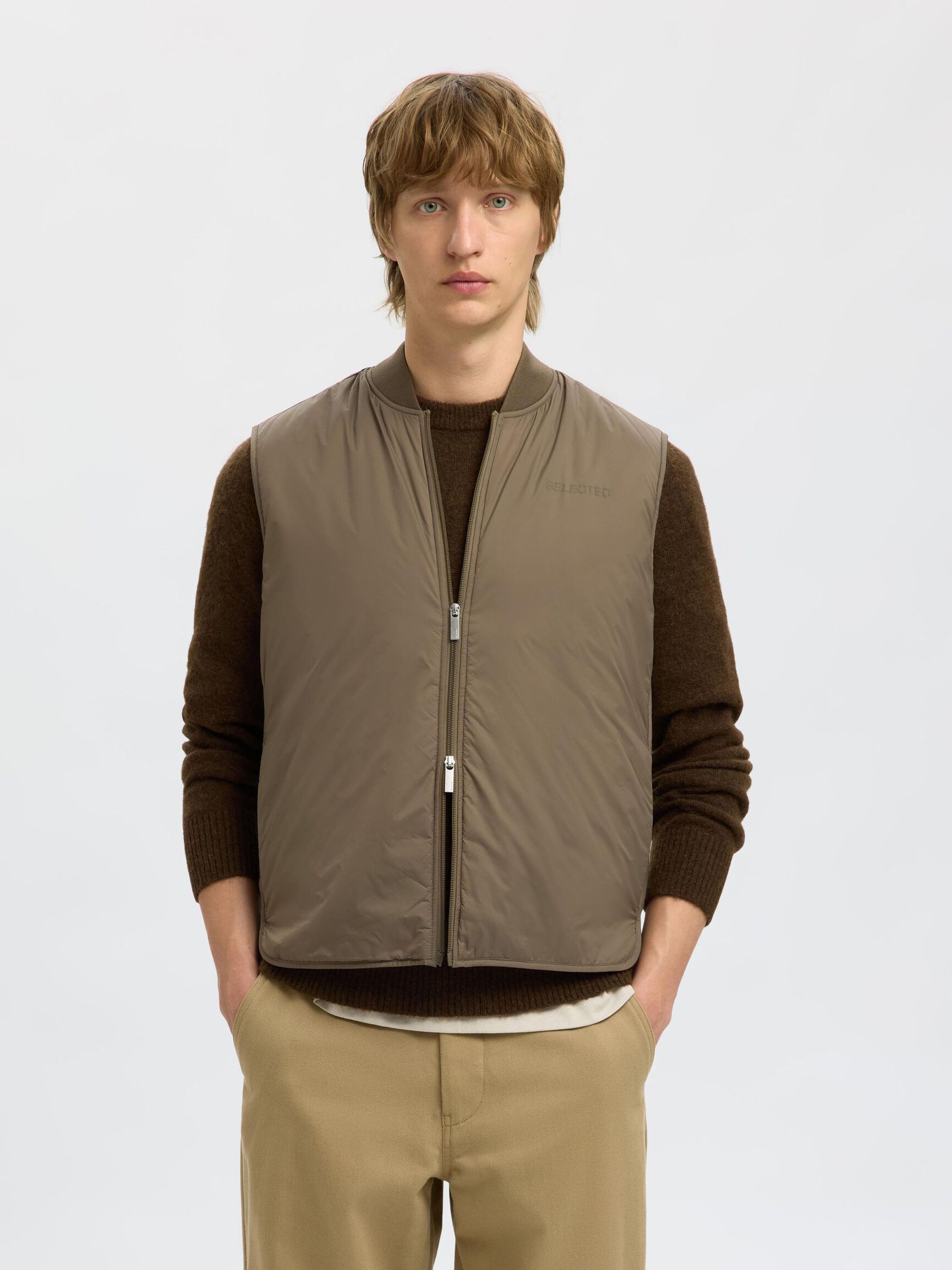 DOORGESTIKTE GILET, Fallen Rock, highres