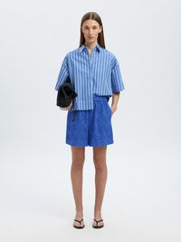 BRODERIE ANGLAISE HØJTALJEDE SHORTS, Dazzling Blue, highres