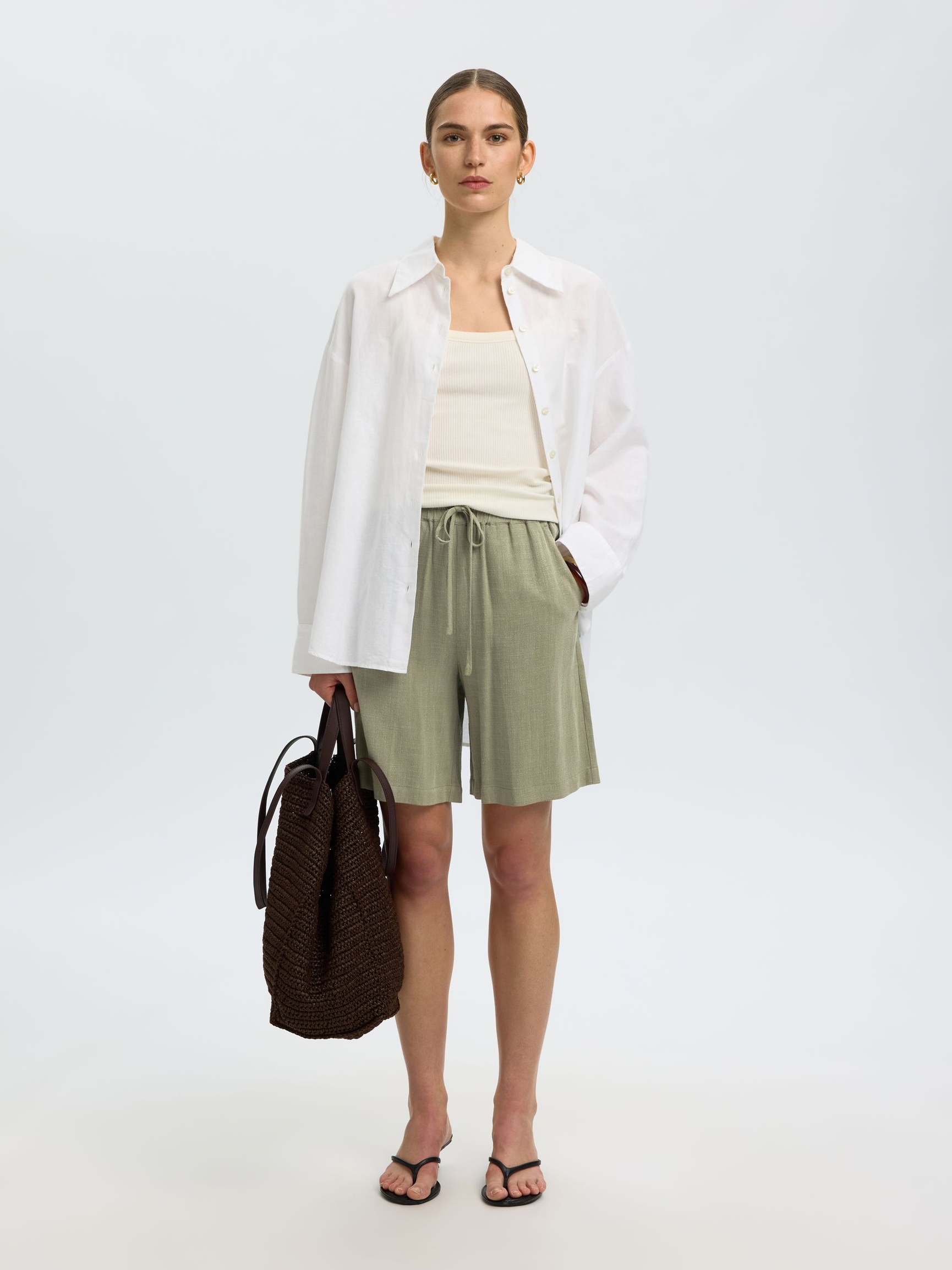 VISCOSE BLEND SHORTS, Vetiver, highres