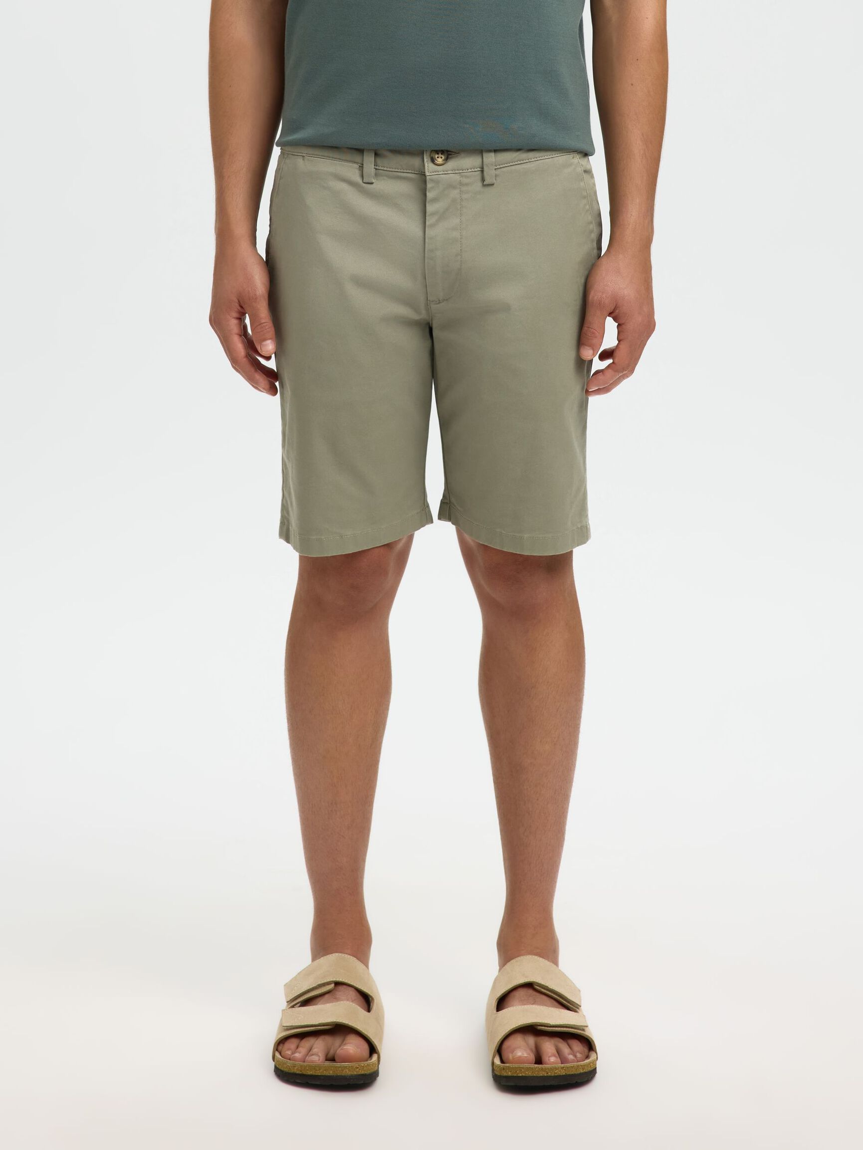 SLIM-FIT CHINOSHORTS, Vetiver, highres