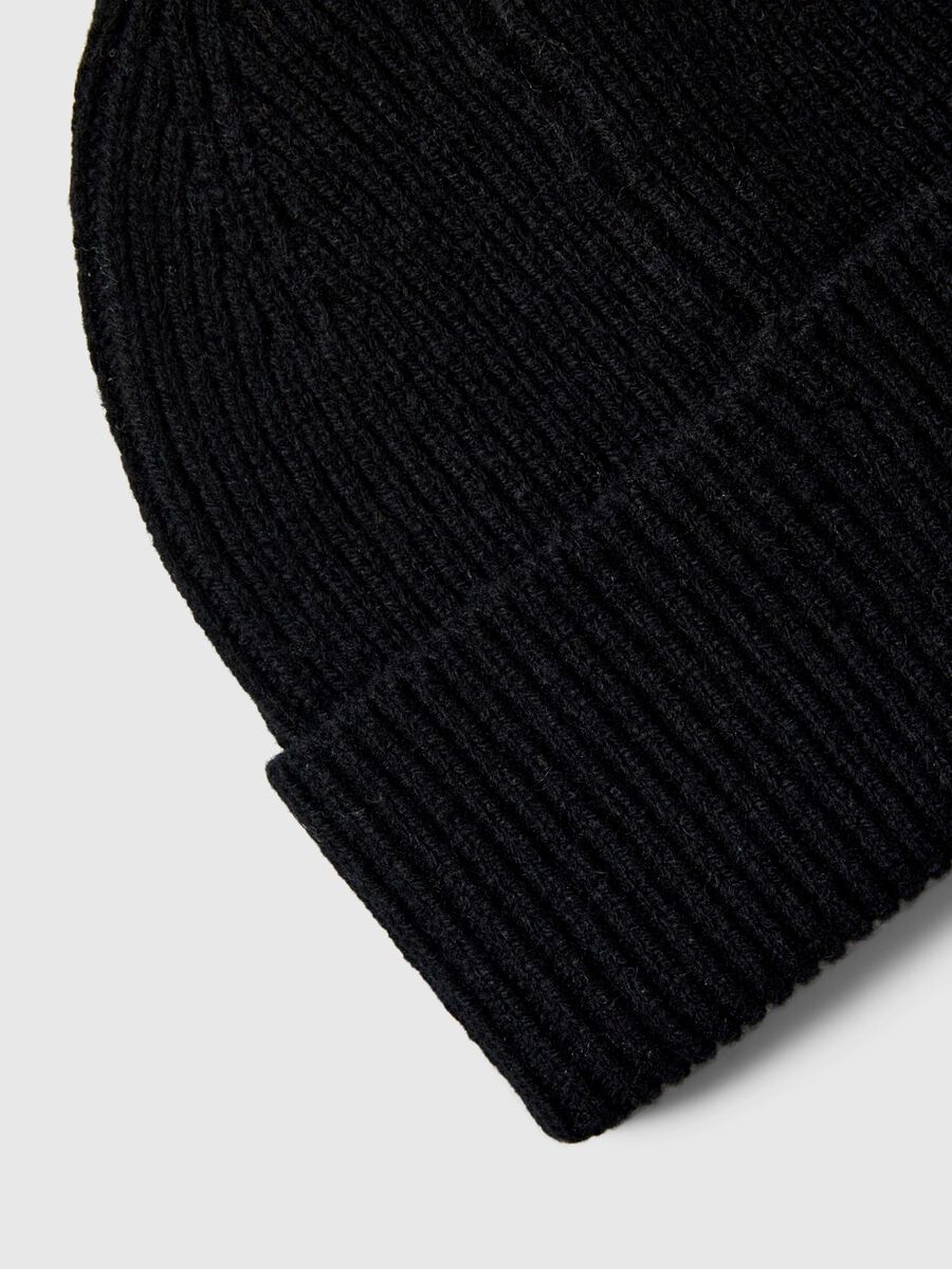 Selected 100 % LAINE MÉRINOS BONNET, Black, highres - 16094981_Black_004.jpg