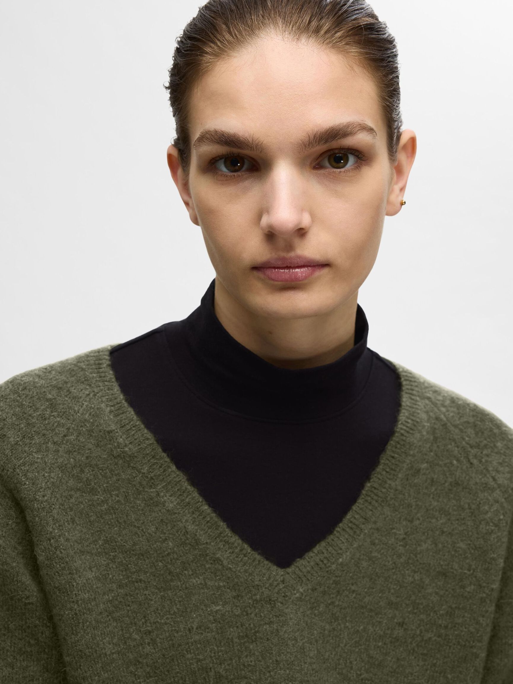 WOLLGEMISCH V-AUSSCHNITT PULLOVER, Kalamata, highres