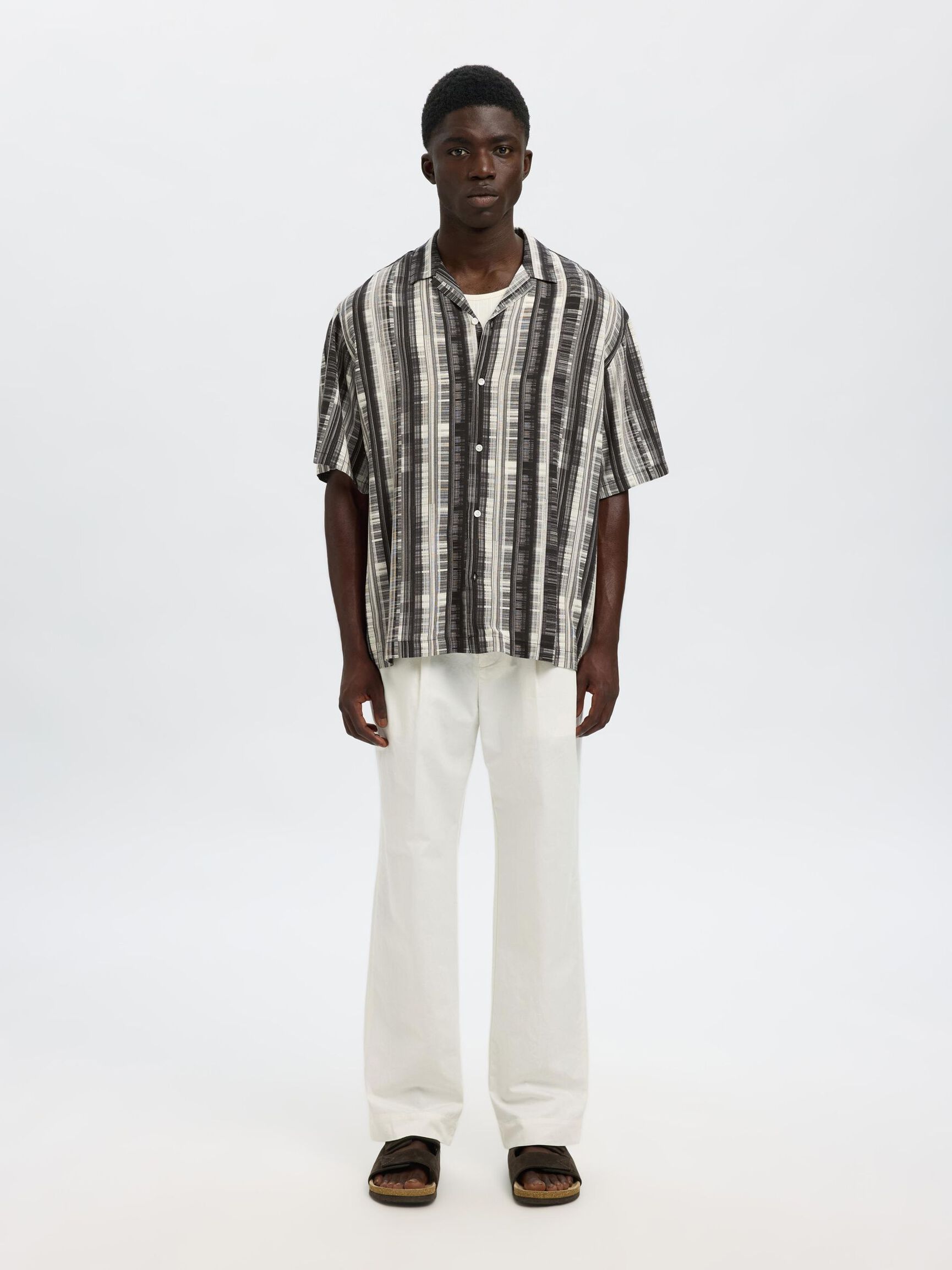 PATTERNED SHORT SLEEVED SHIRT, Black, highres