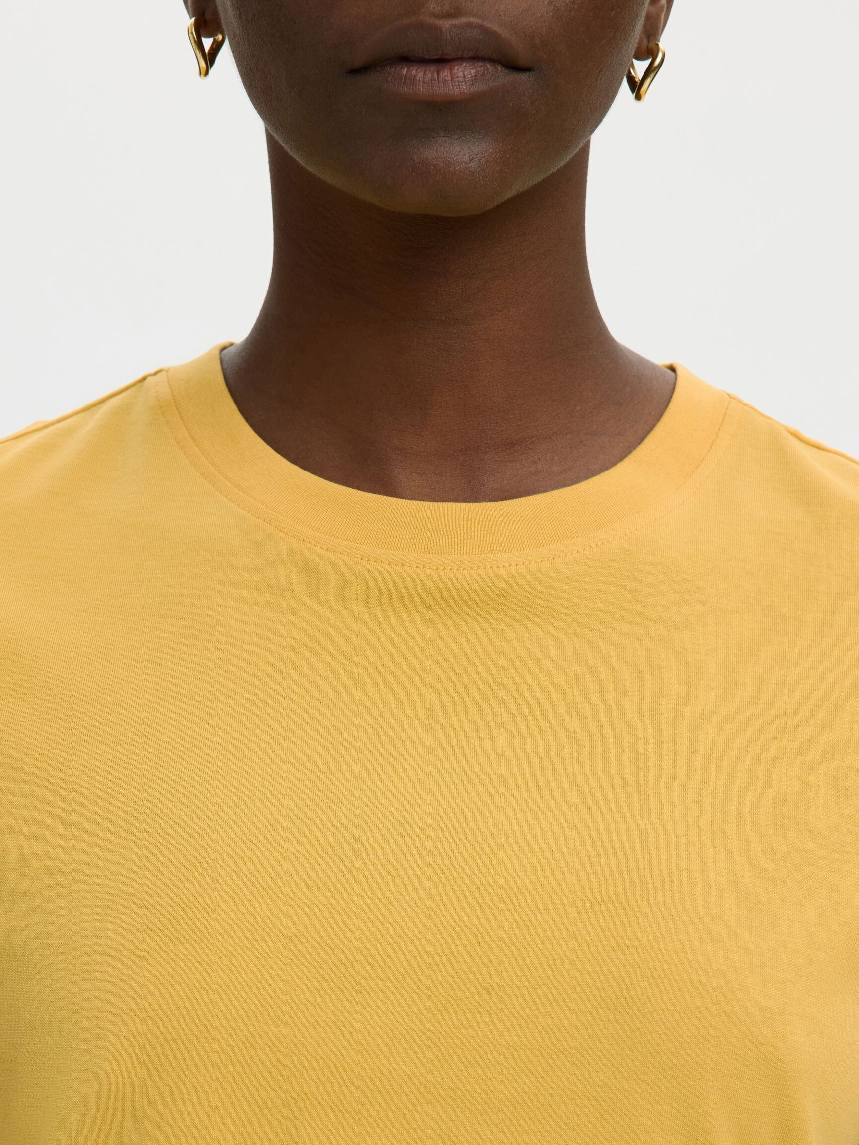 CLASSIQUE T-SHIRT, Ochre, highres