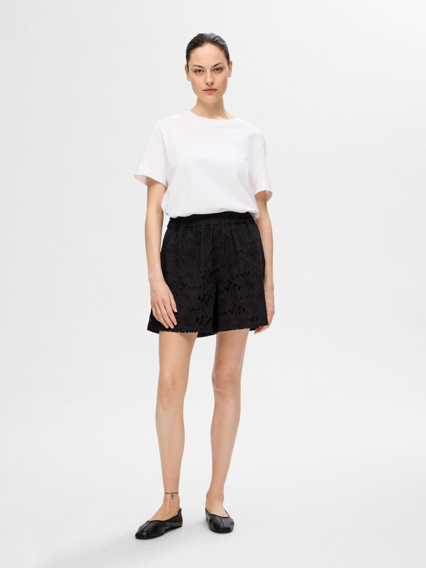 BRODERIE ANGLAISE SHORTS, Black, highres
