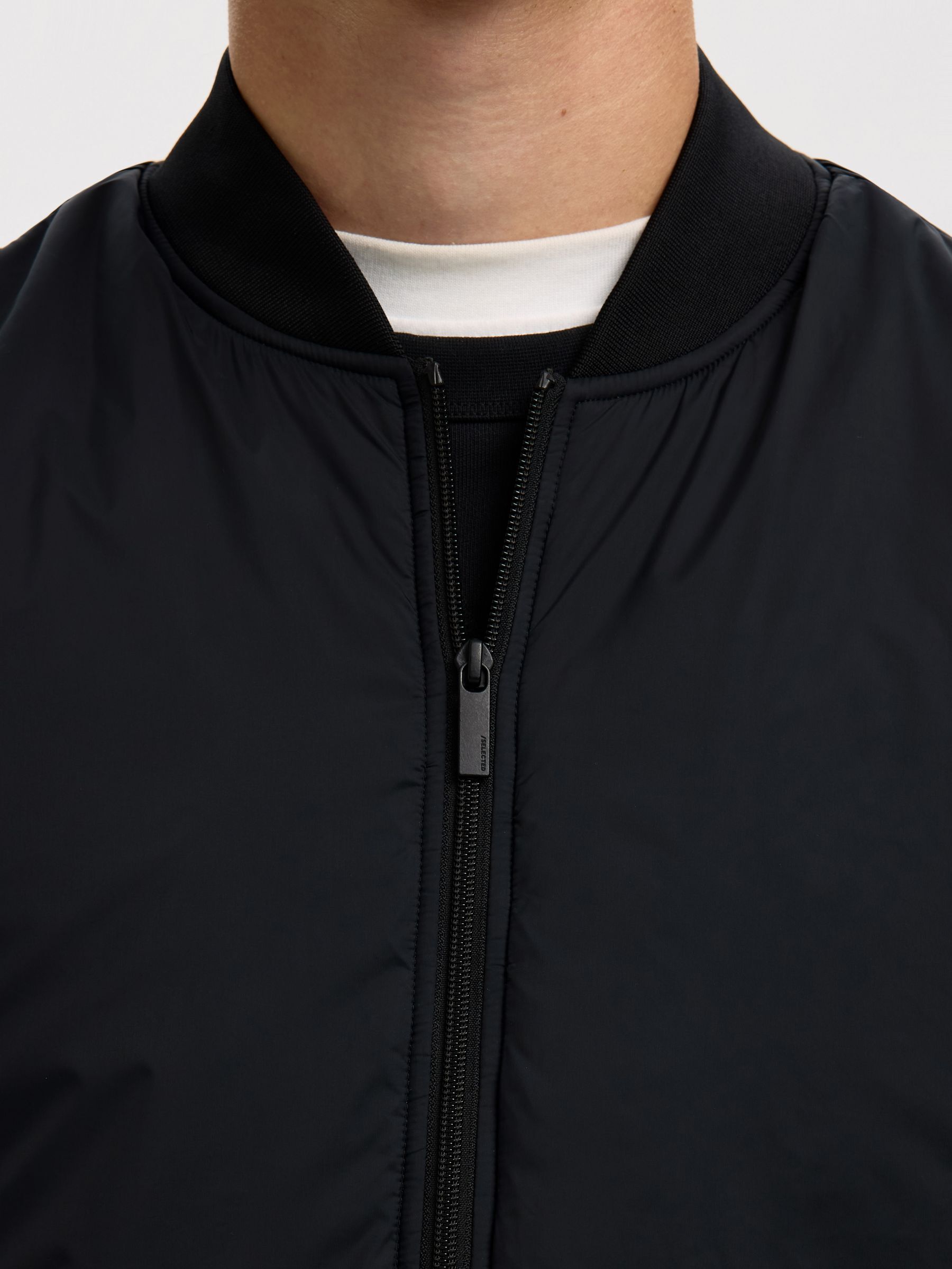 DOORGESTIKTE GILET, Black, highres