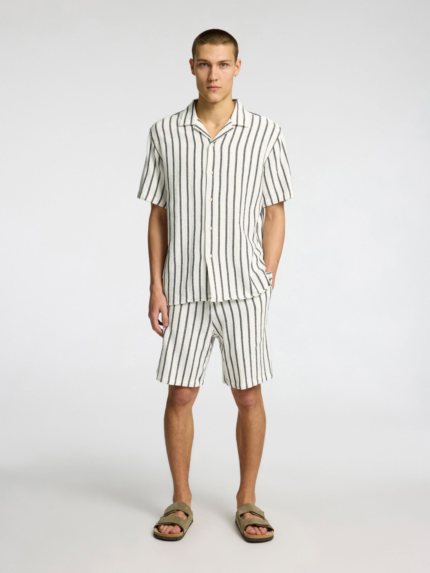 EN COTON RAYÉ SHORT, Egret, highres