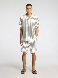 EN COTON RAYÉ SHORT, Egret, highres
