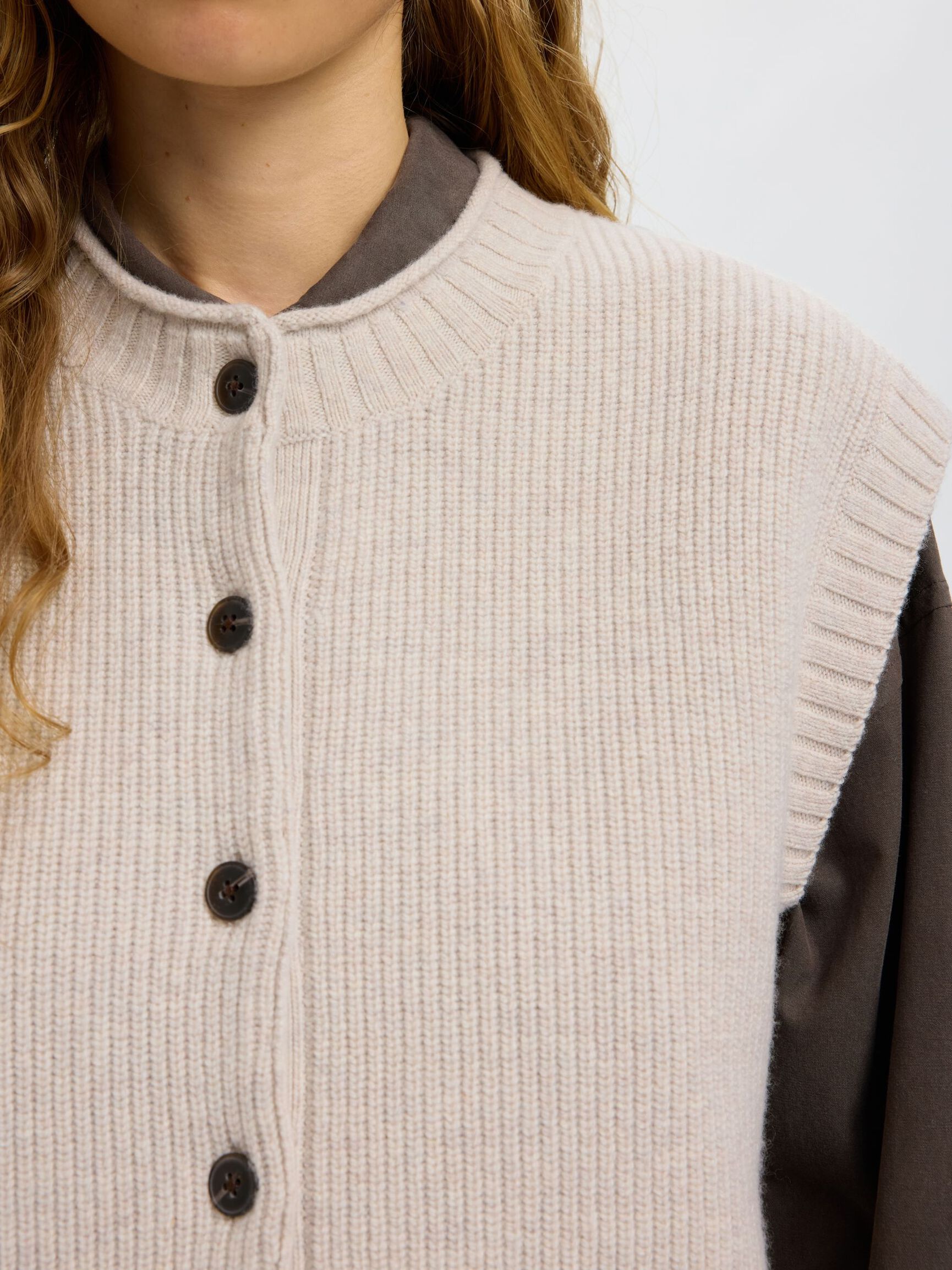WOOL KNITTED VEST, Silver Birch, highres
