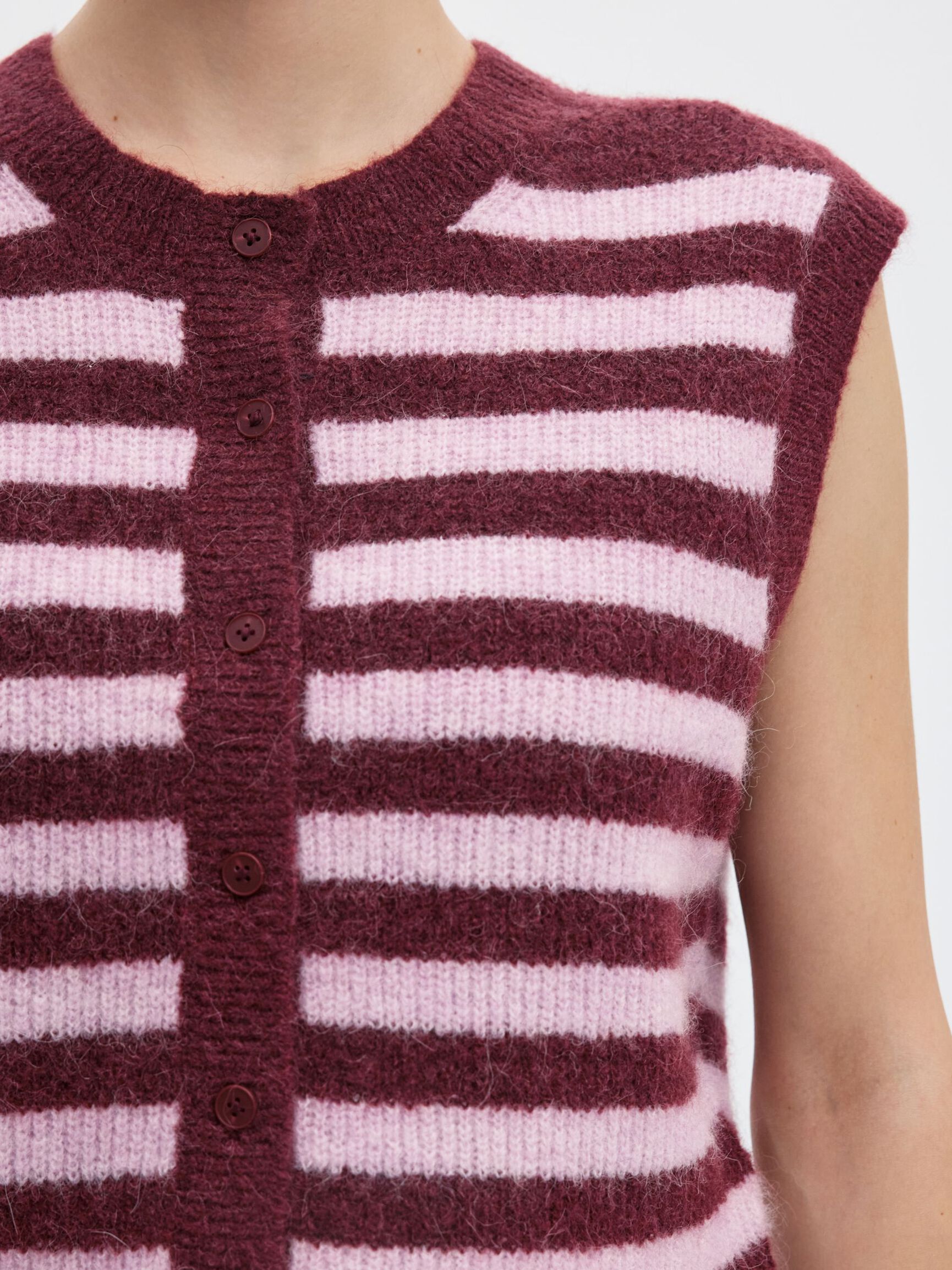 WOOL BLEND  KNITTED VEST, Tawny Port, highres