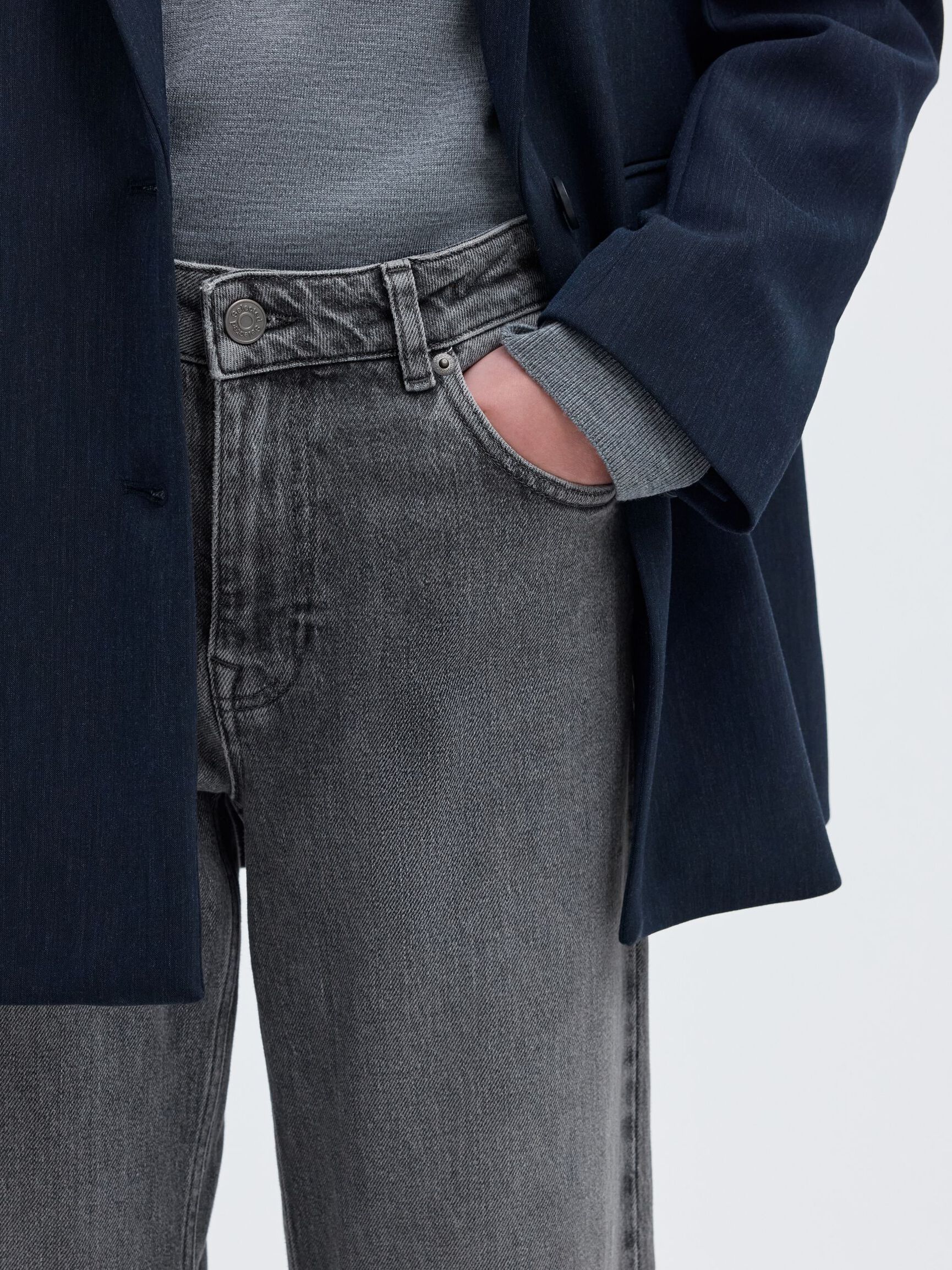 MID WAIST STRAIGHT FIT JEANS, Medium Grey Denim, highres