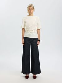 GATHERED T-SHIRT, Egret, highres