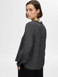 CUELLO EN V BLUSA DE CUELLO EN PICO, Volcanic Ash, highres