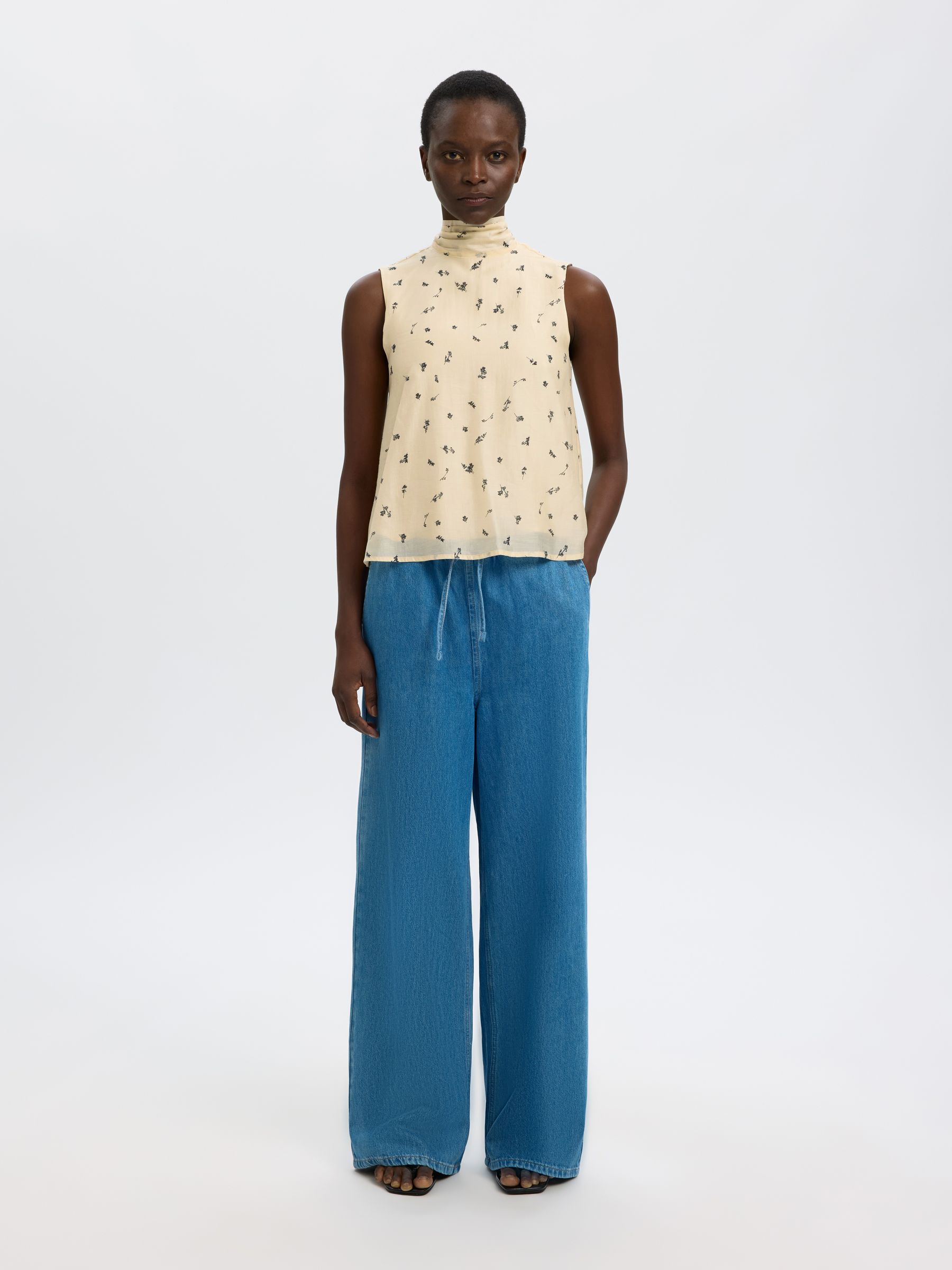 PRINTED SLEEVELESS TOP, Angora, highres