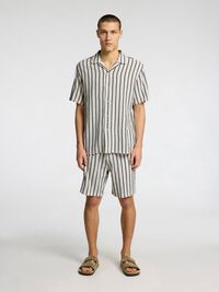 TEJIDO DE ALGODÓN CAMISA DE MANGA CORTA, Egret, highres