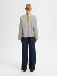 VISCOSE BLOUSE MET LANGE MOUWEN, Angora, highres