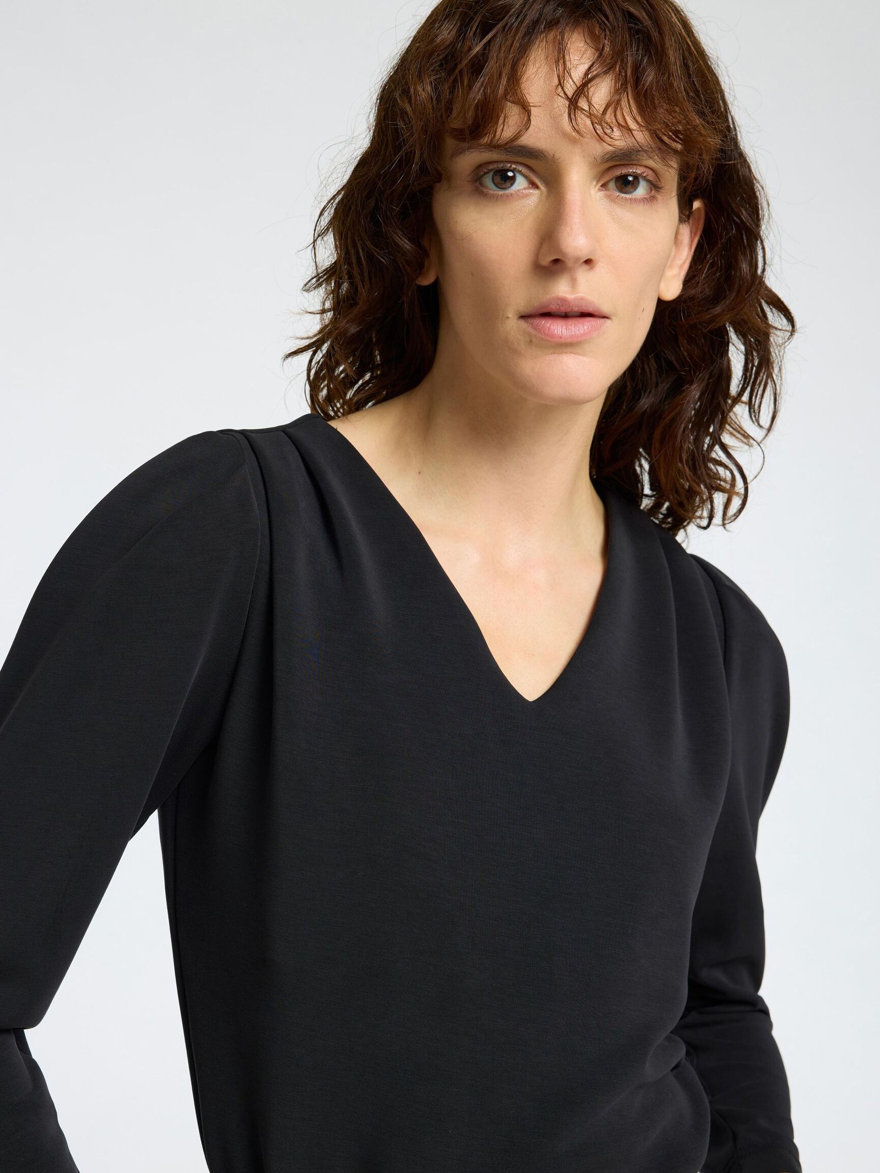 DRAPÉ TOP À COL V, Black, highres